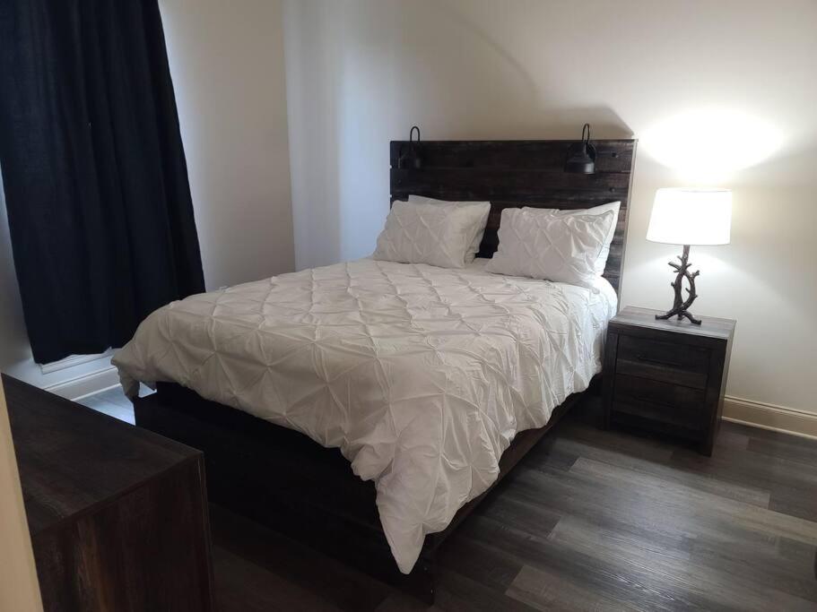 Two-Bedroom Apartment - Photo 7