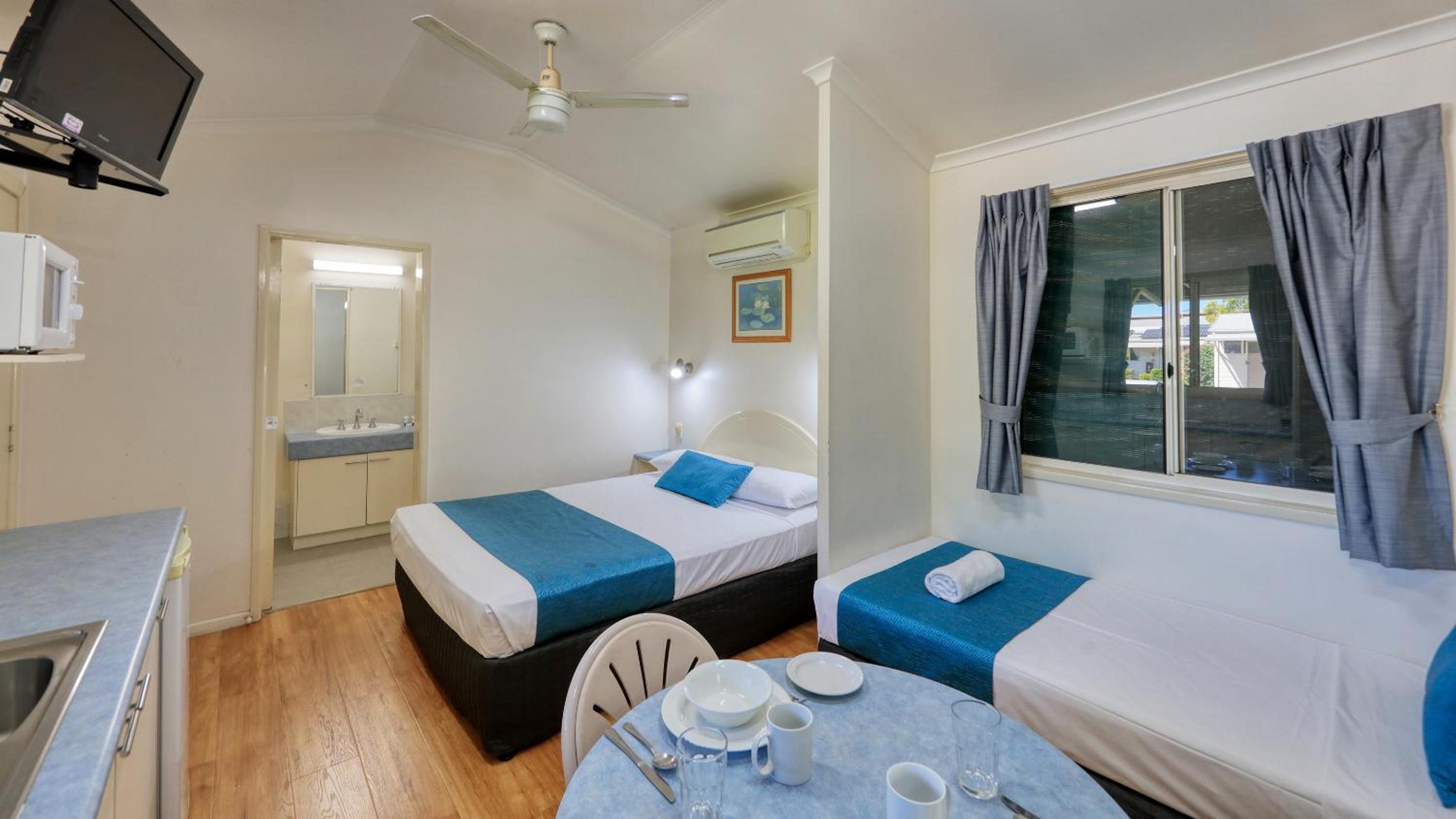 Queen Room with Spa Bath photo 2