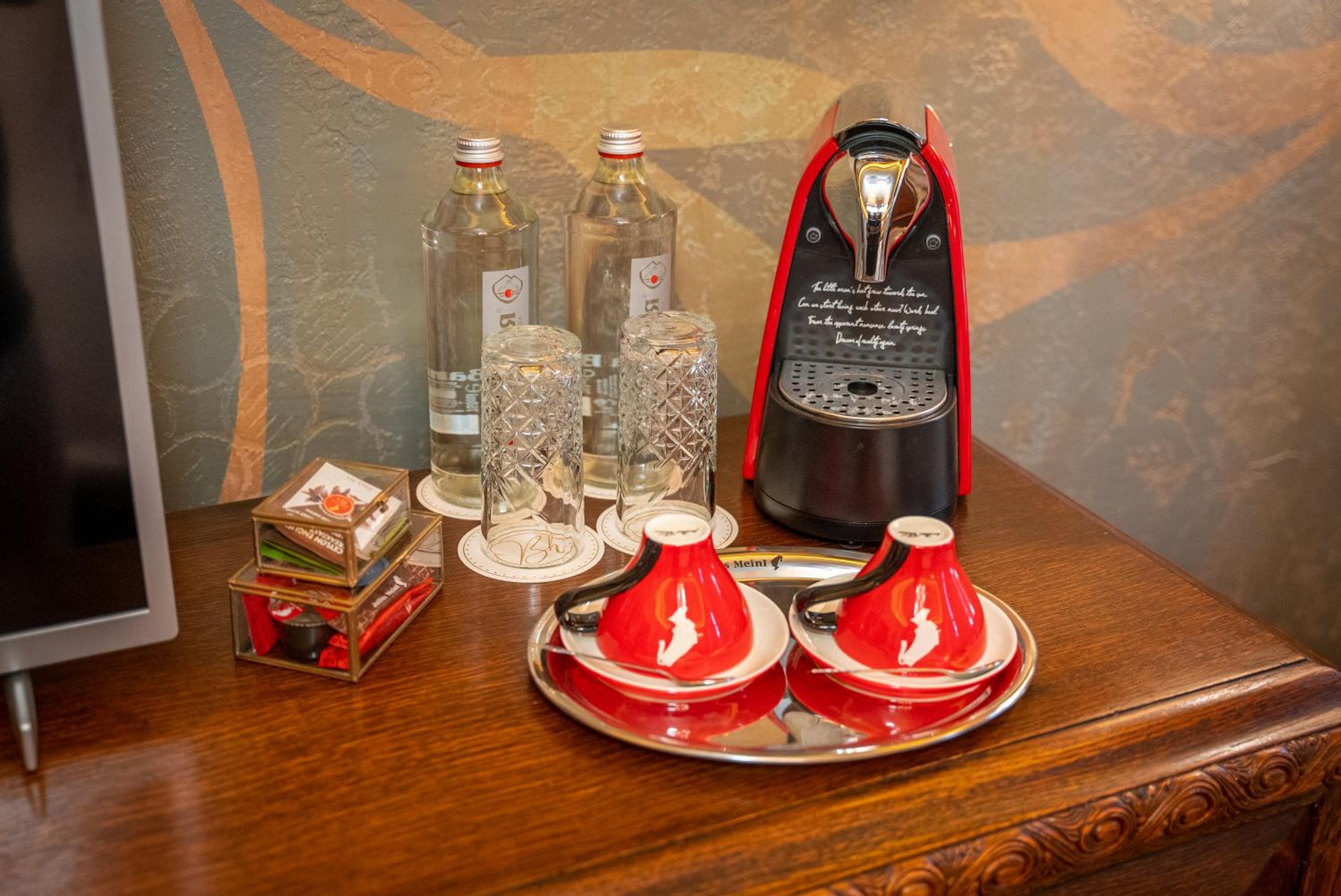 Queen Room - Photo 9