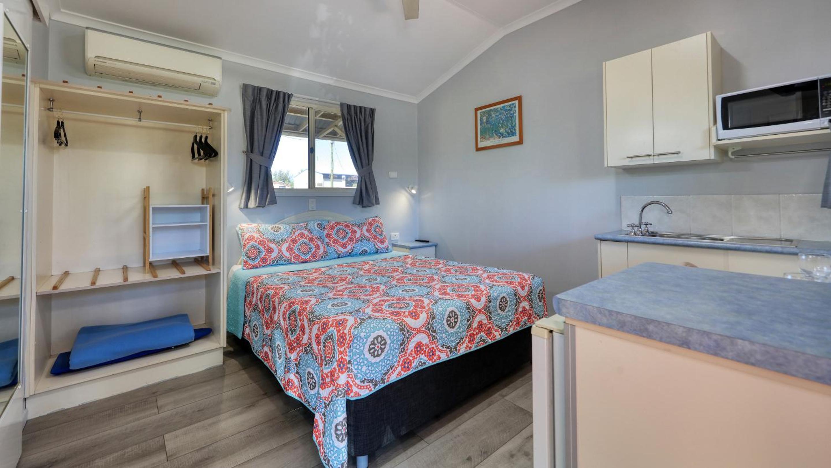 Queen Room photo 1