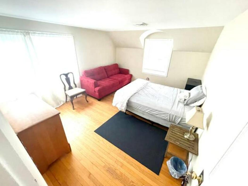 Deluxe Queen Room - Photo 2