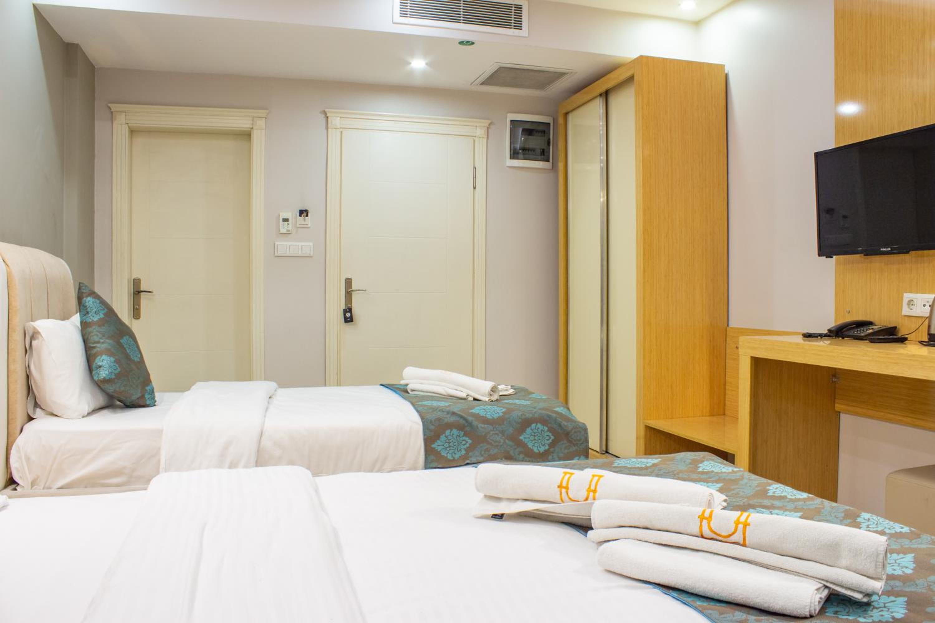 Superior Triple Room photo 1