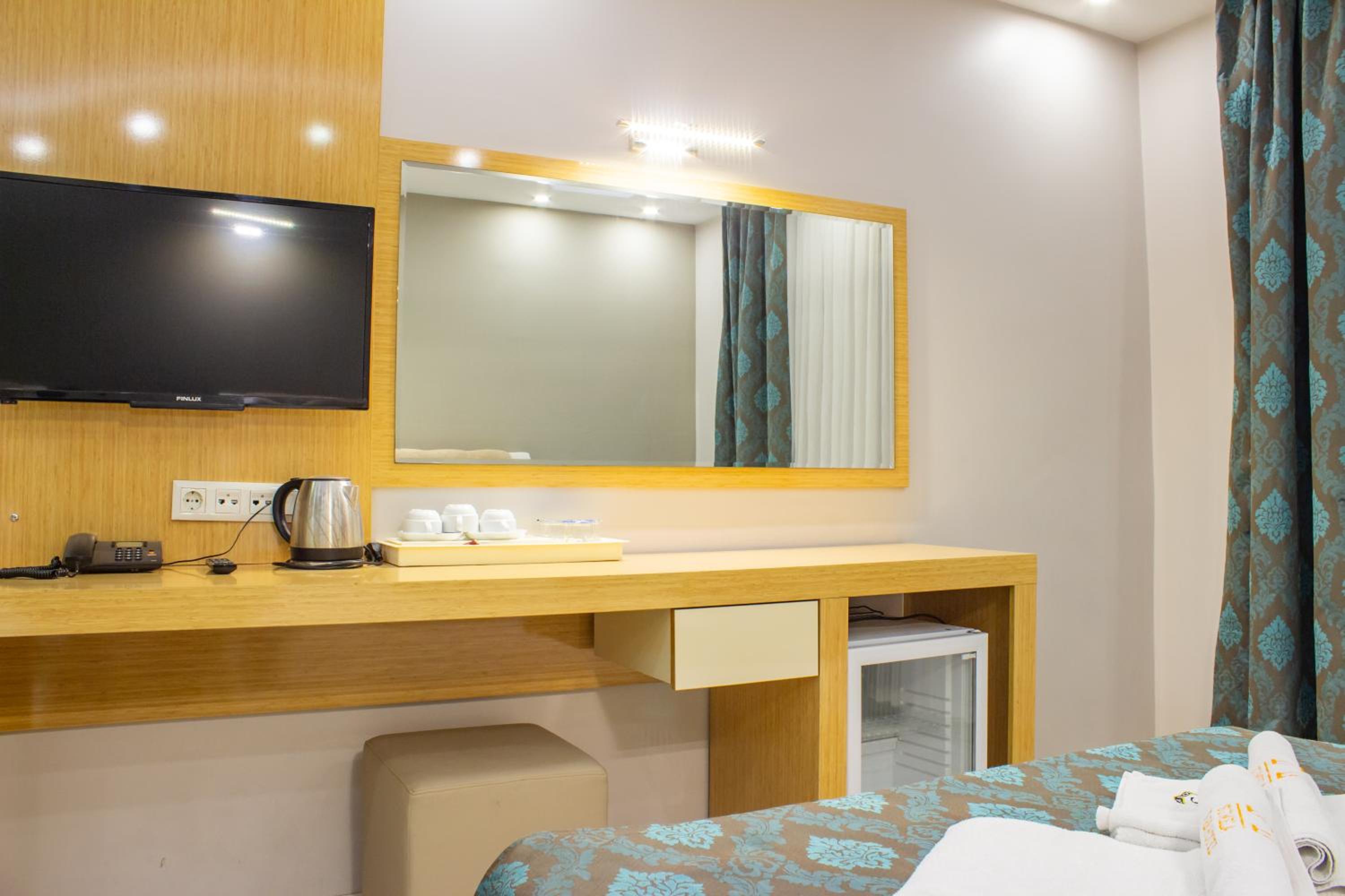 Superior Triple Room photo 3