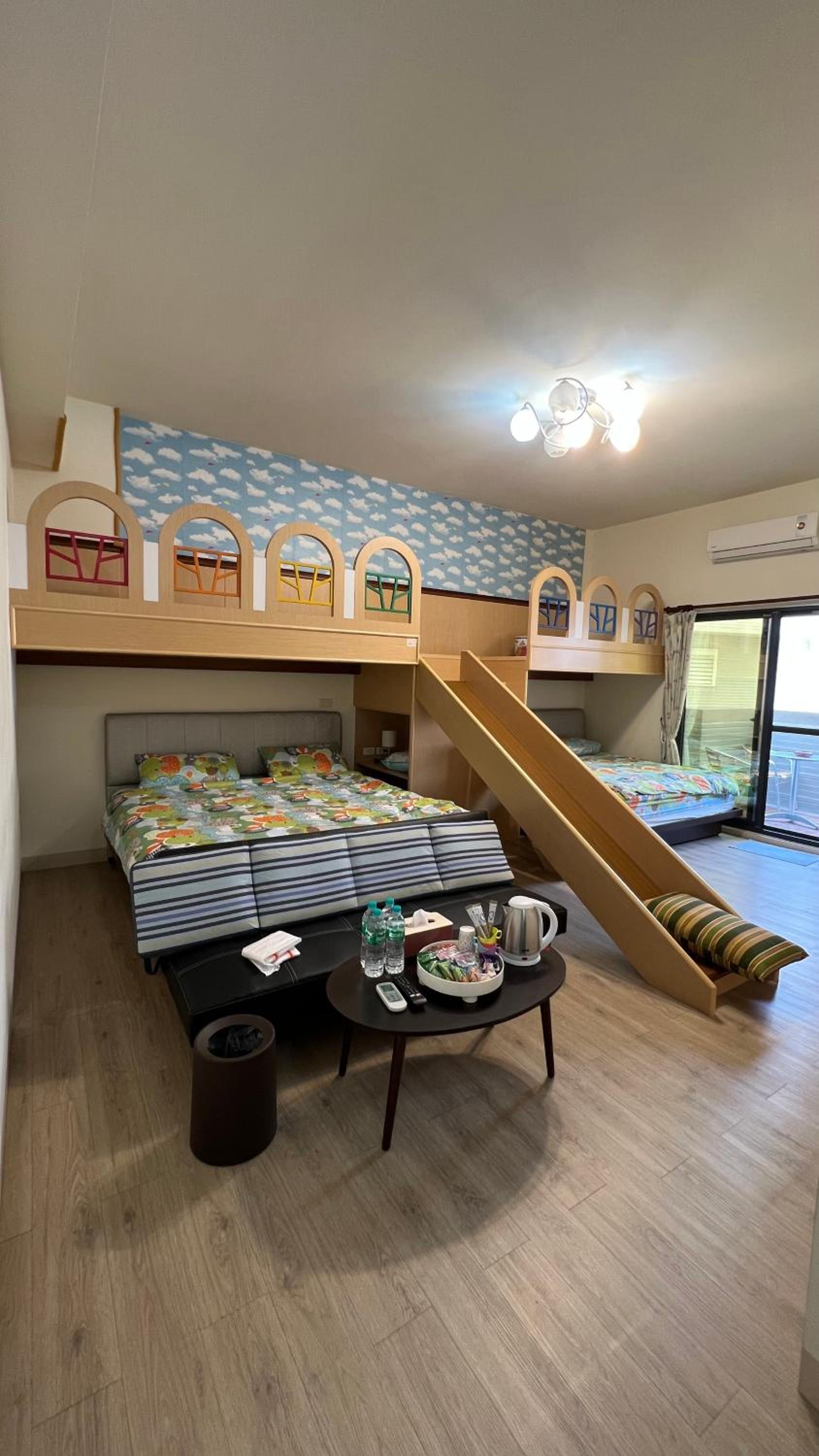 Deluxe Family Suite photo 1