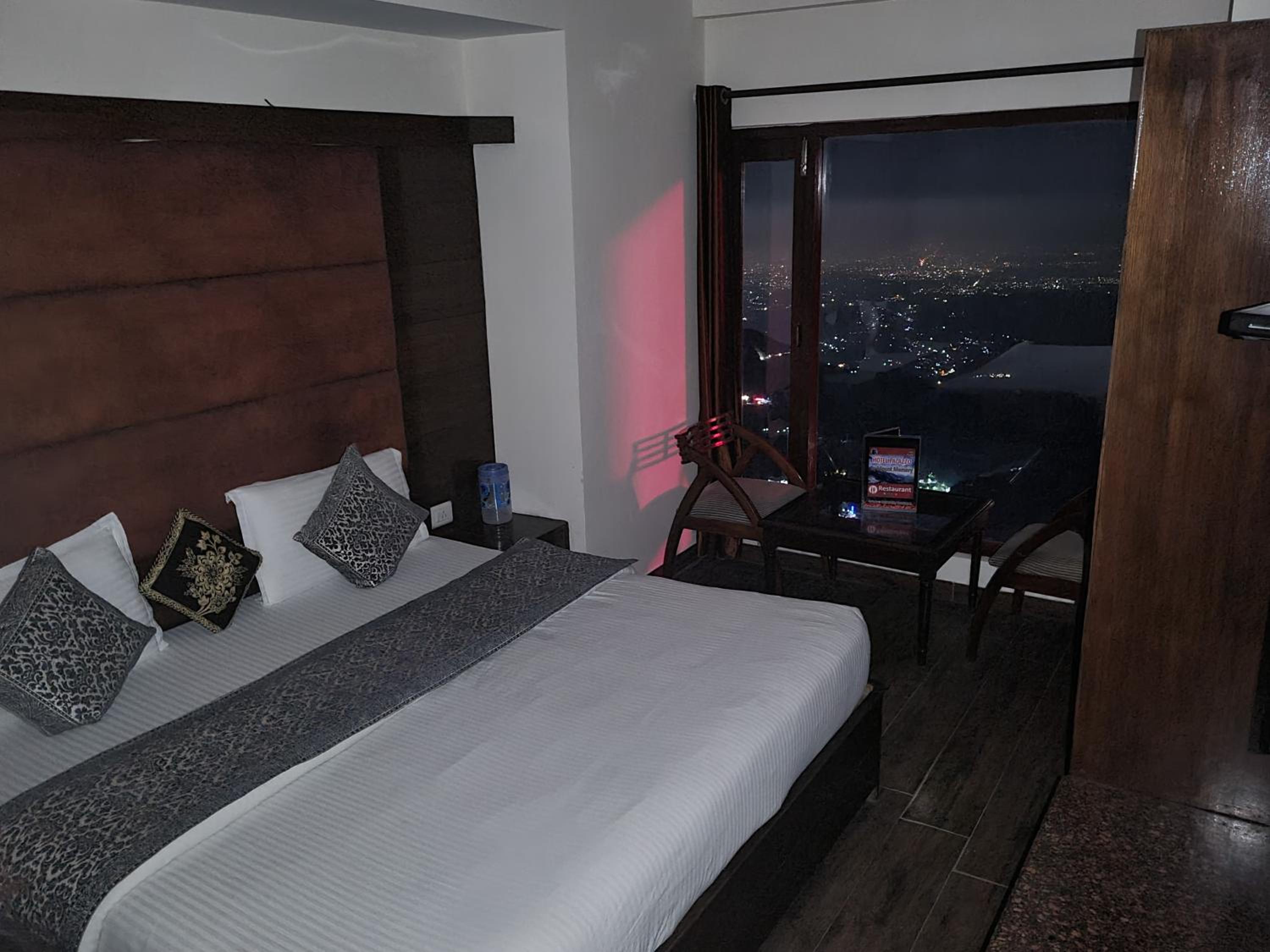 Deluxe Triple Room photo 3
