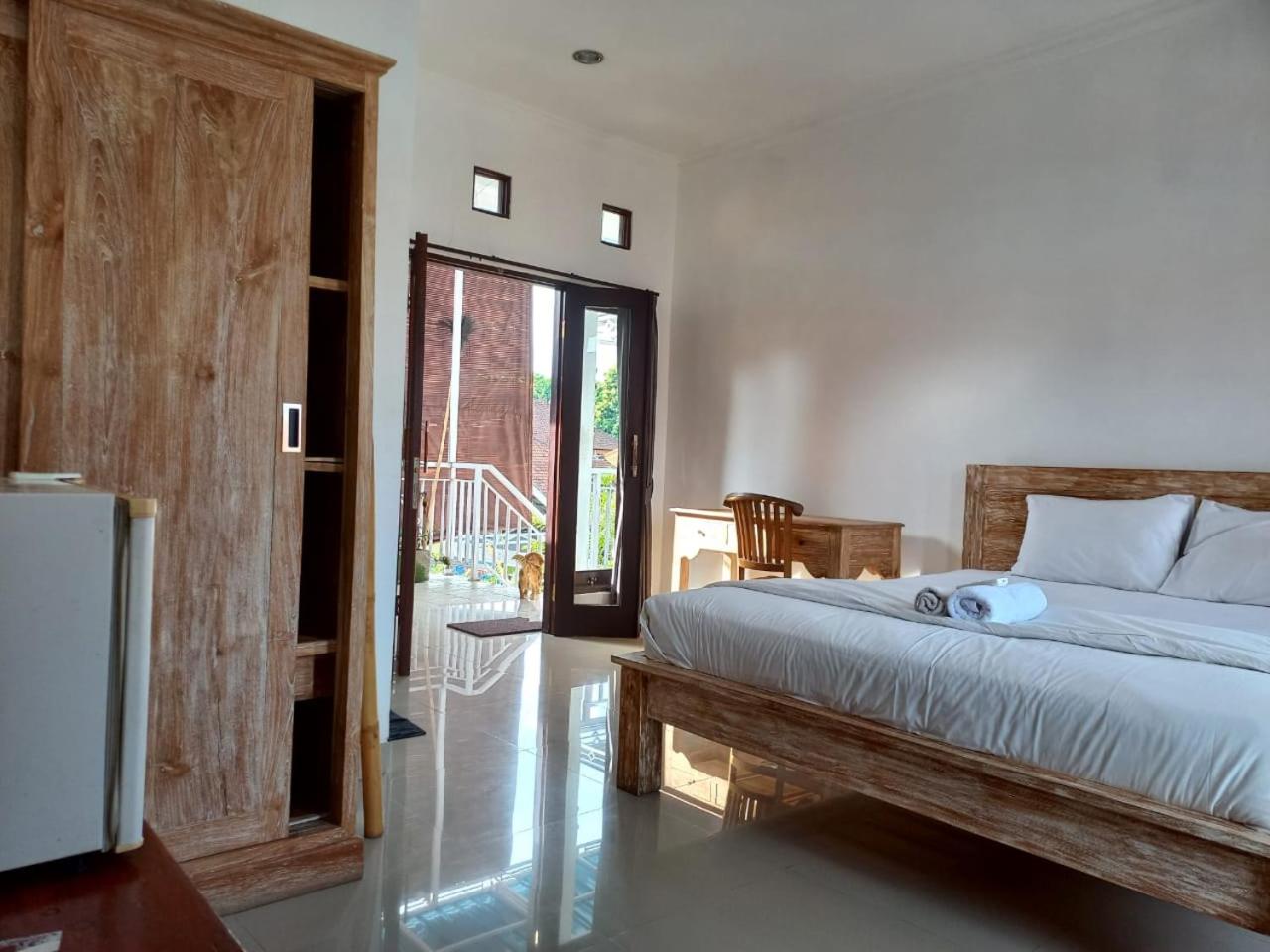 Double Room with Private Bathroom - Photo 4