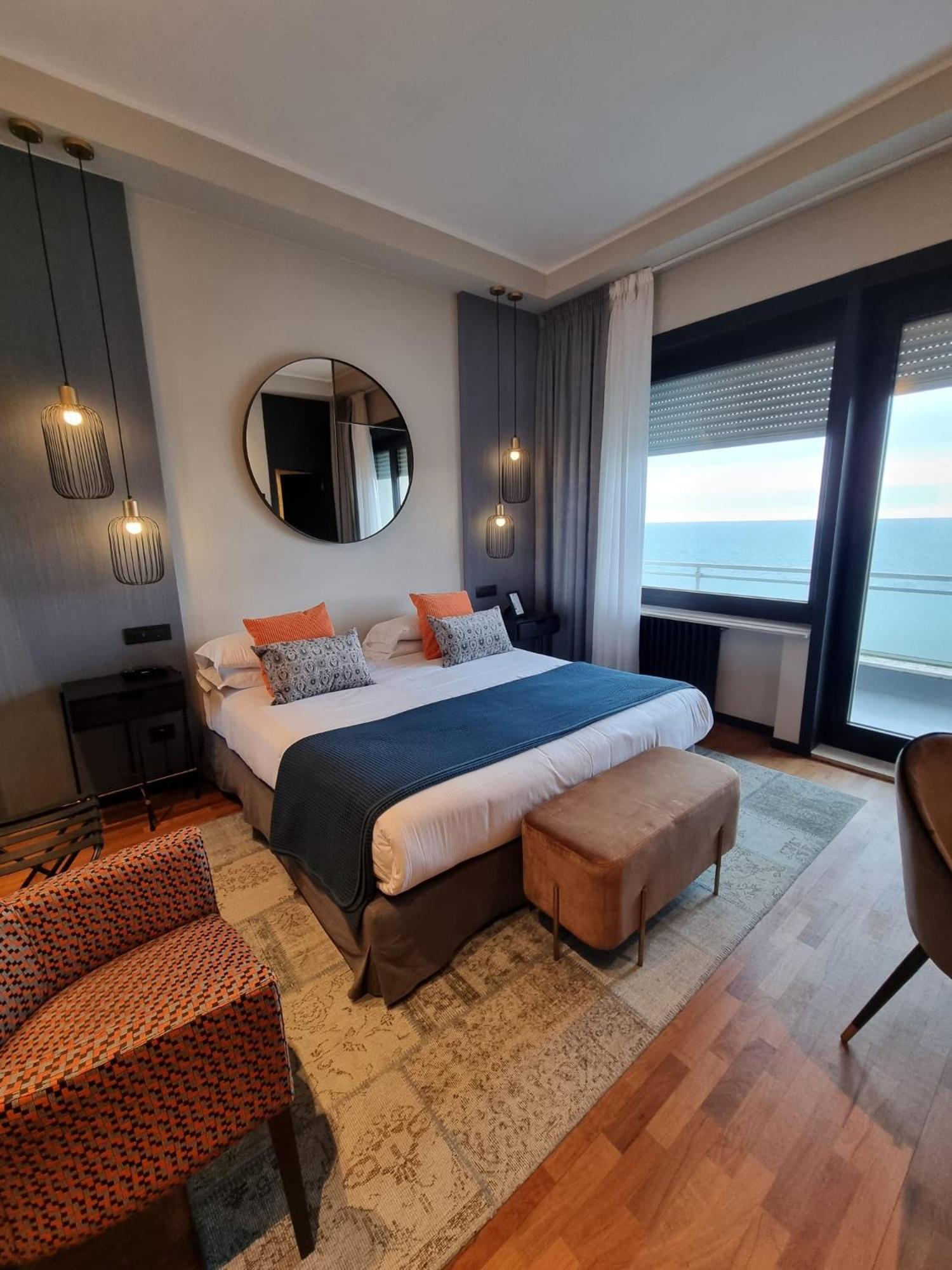 Deluxe Double Room with Balcony and Sea View