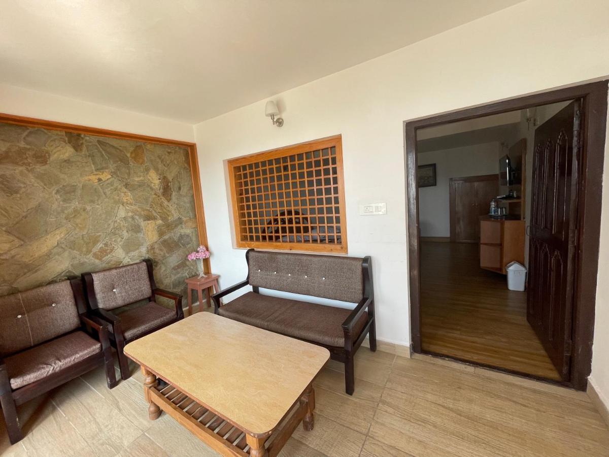 Deluxe Double Room with Extra Bed photo 2