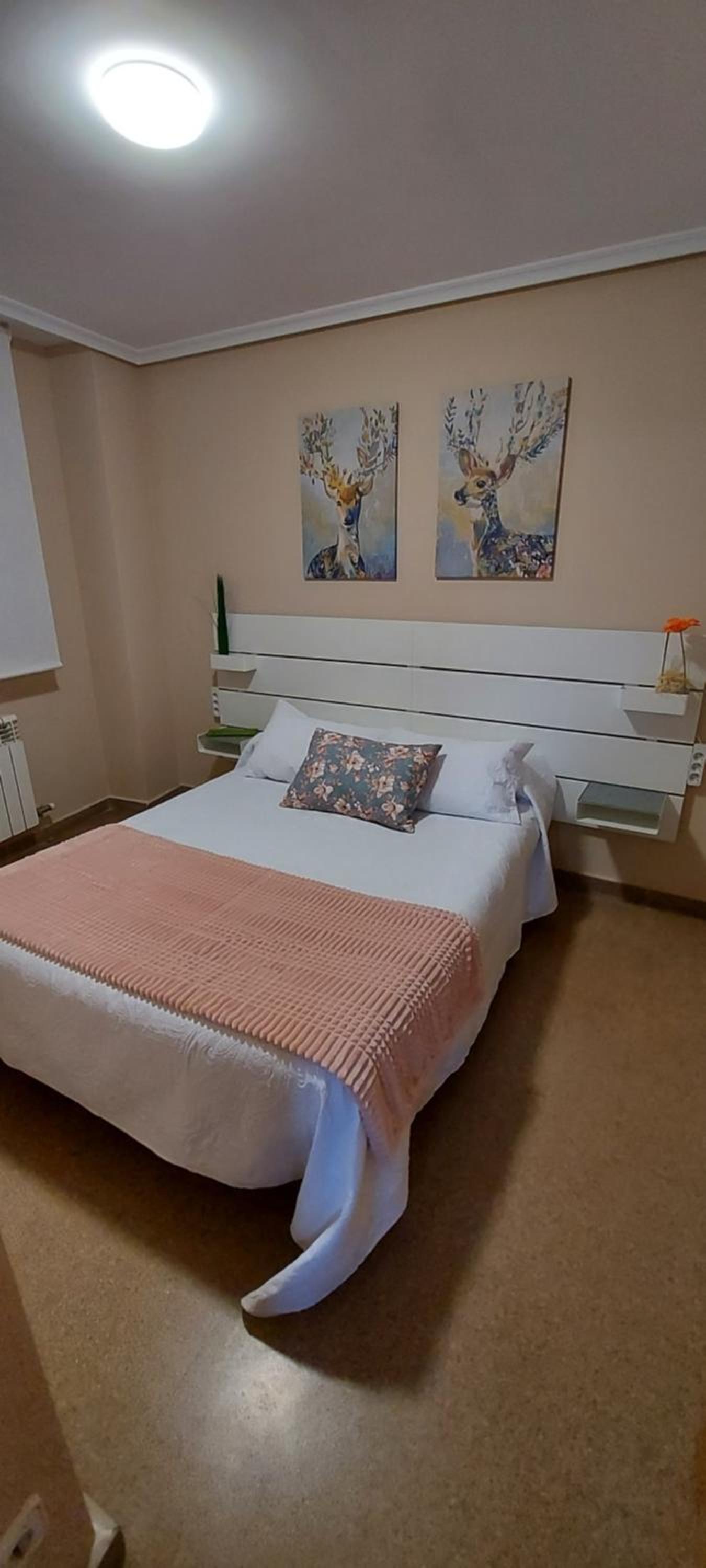 Five-Bedroom House - Photo 1