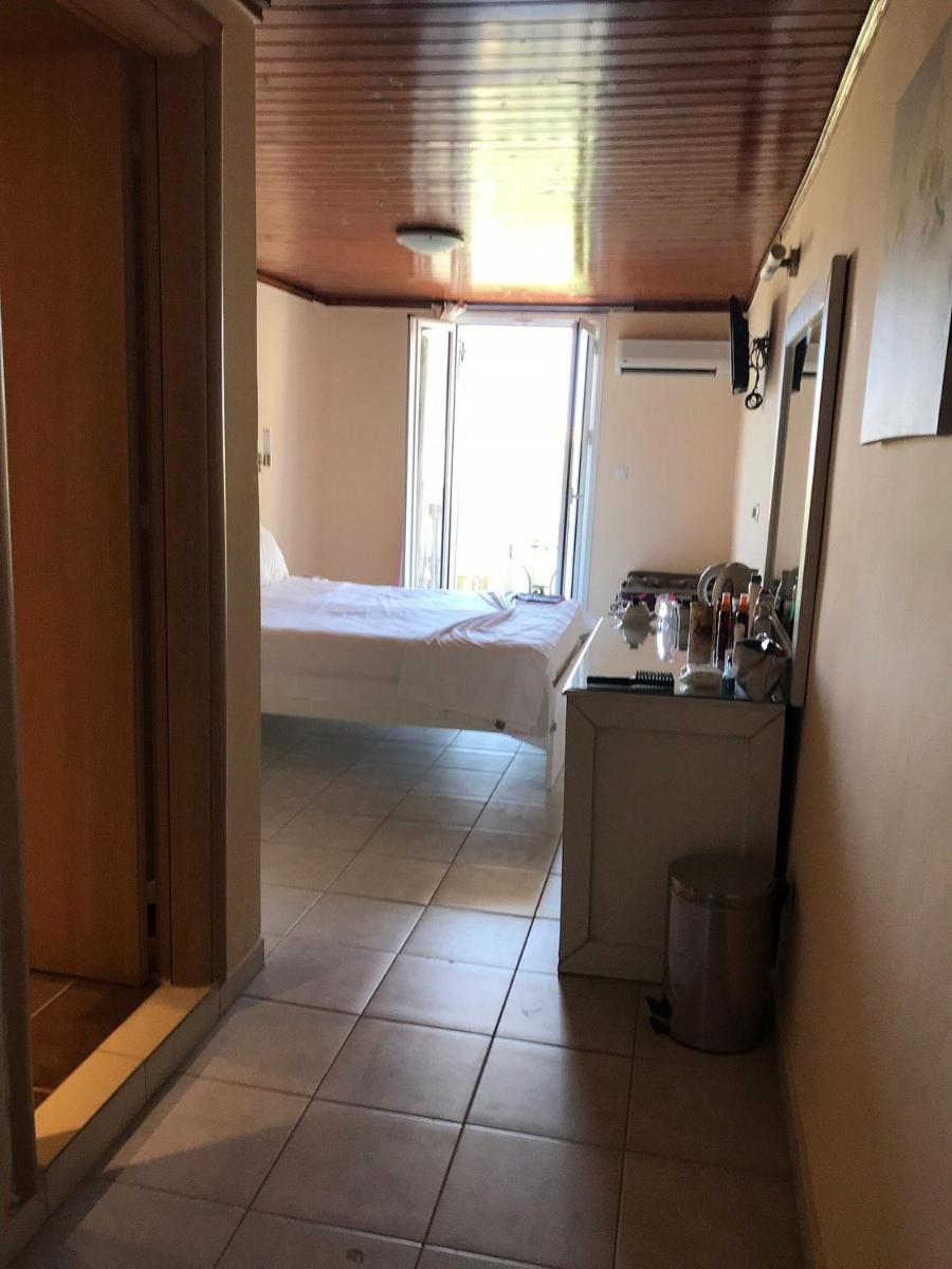 Double Room with Pool View photo 3