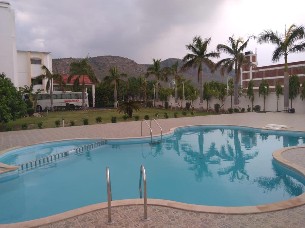 Suite with Pool View - Photo 5