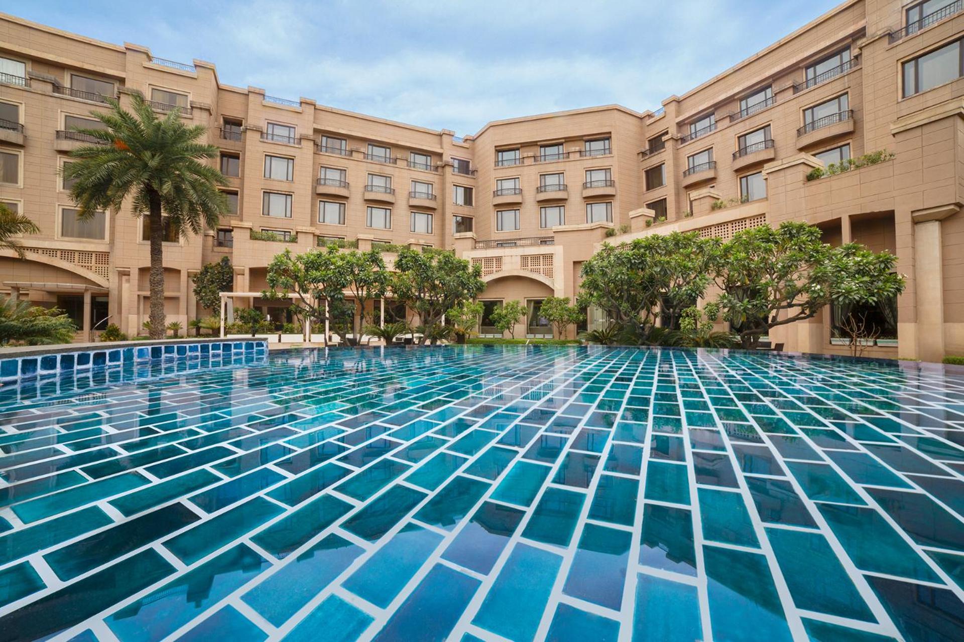 Deluxe Suite with Happy Hours 01:00 PM to 06:00 PM 1+1, Airport Transfers, 20% Discount on Food & Beverage and Free Pick up and drop to Worldmark Aerocity (subject to car availability)
