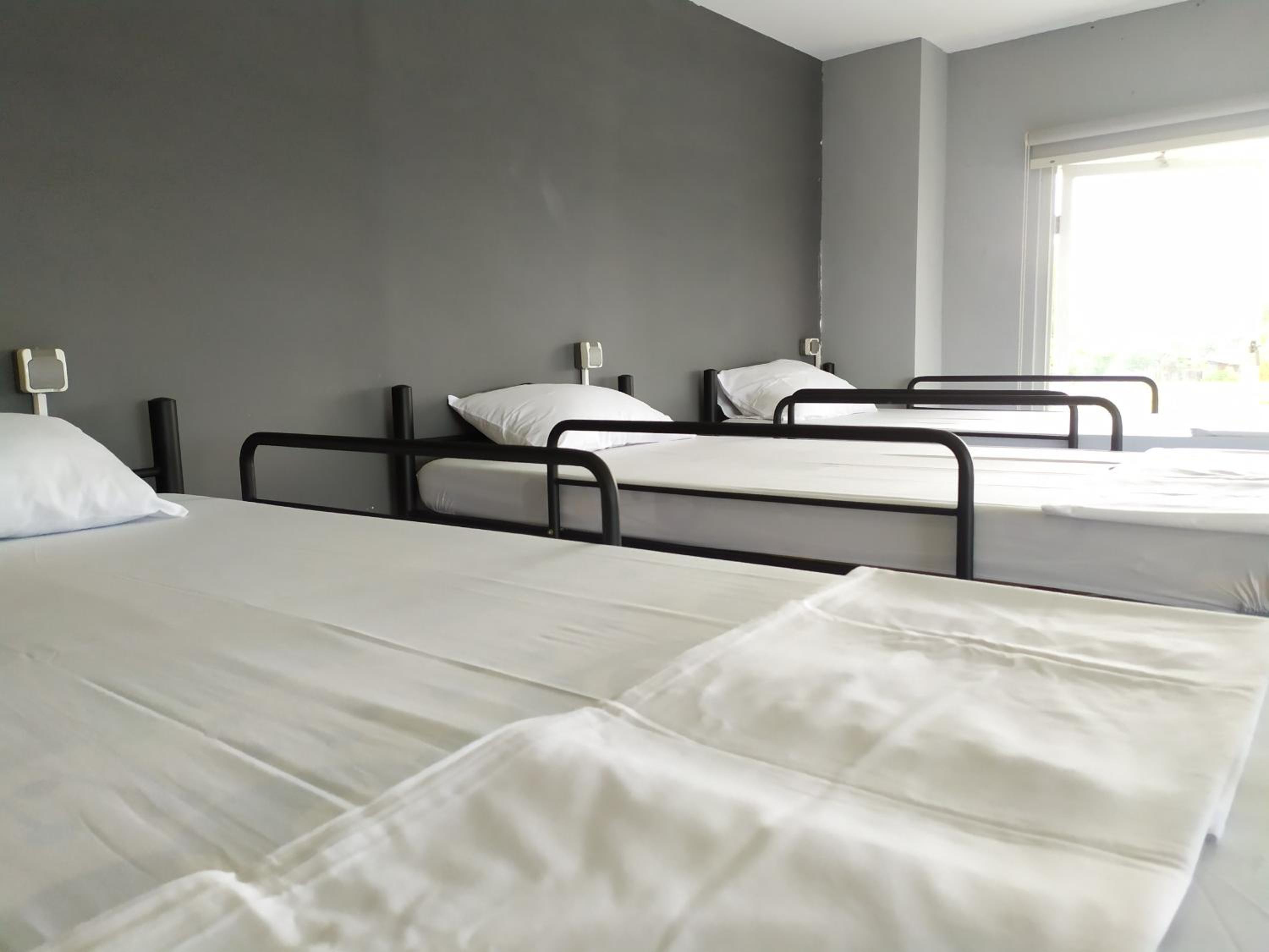 Female Dormitory Room photo 3