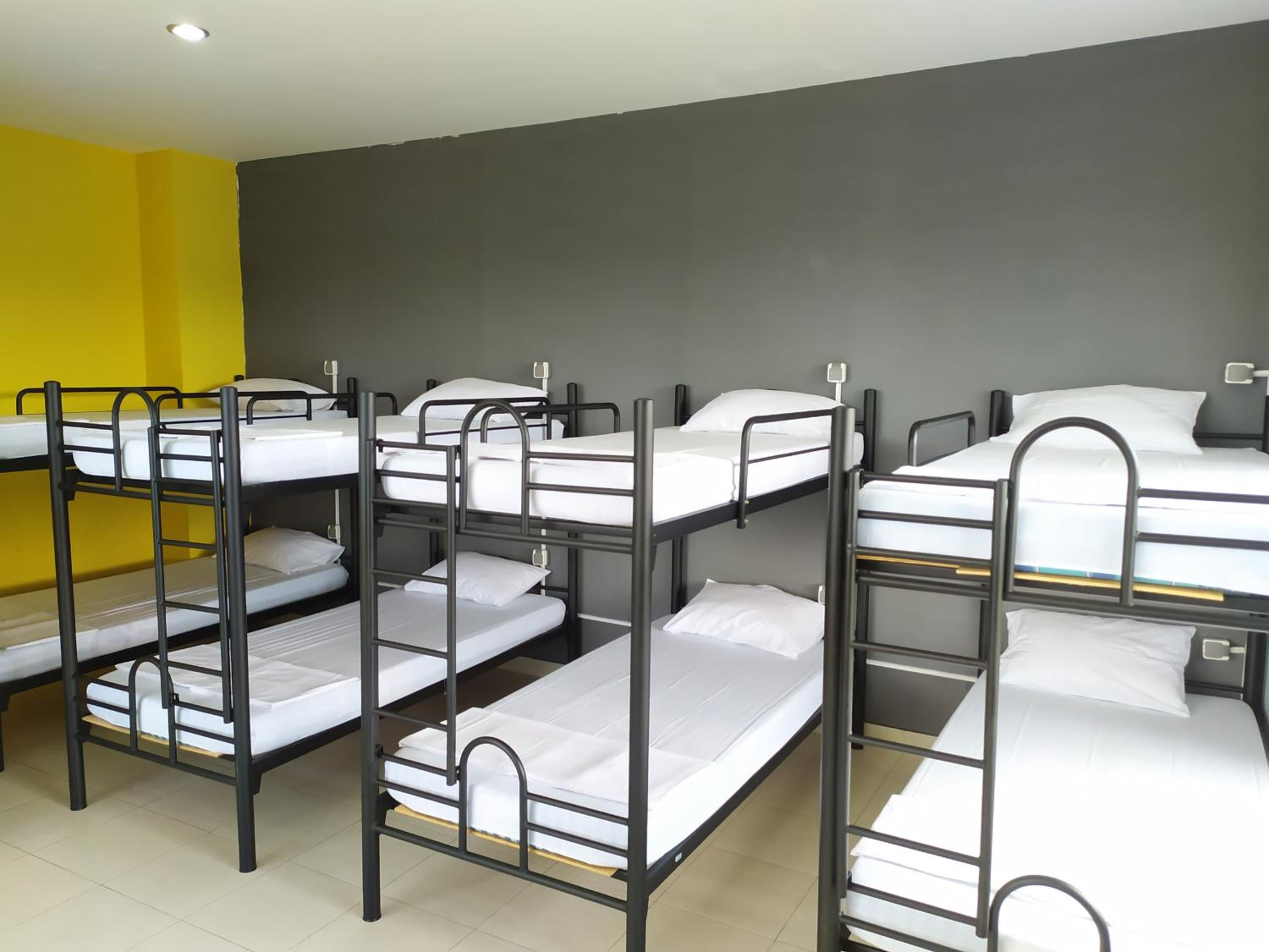Male Dormitory Room photo 2
