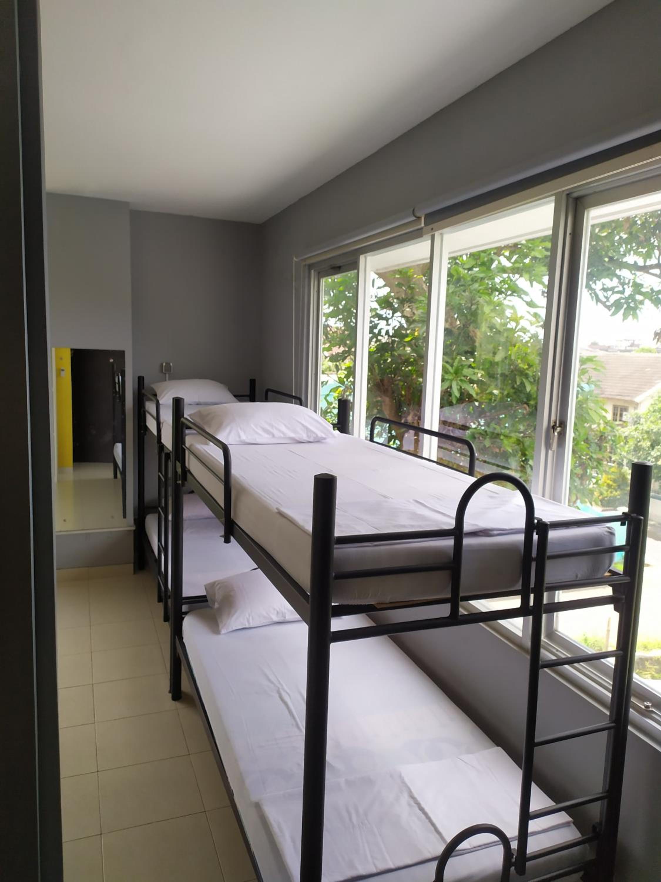 Male Dormitory Room photo 3