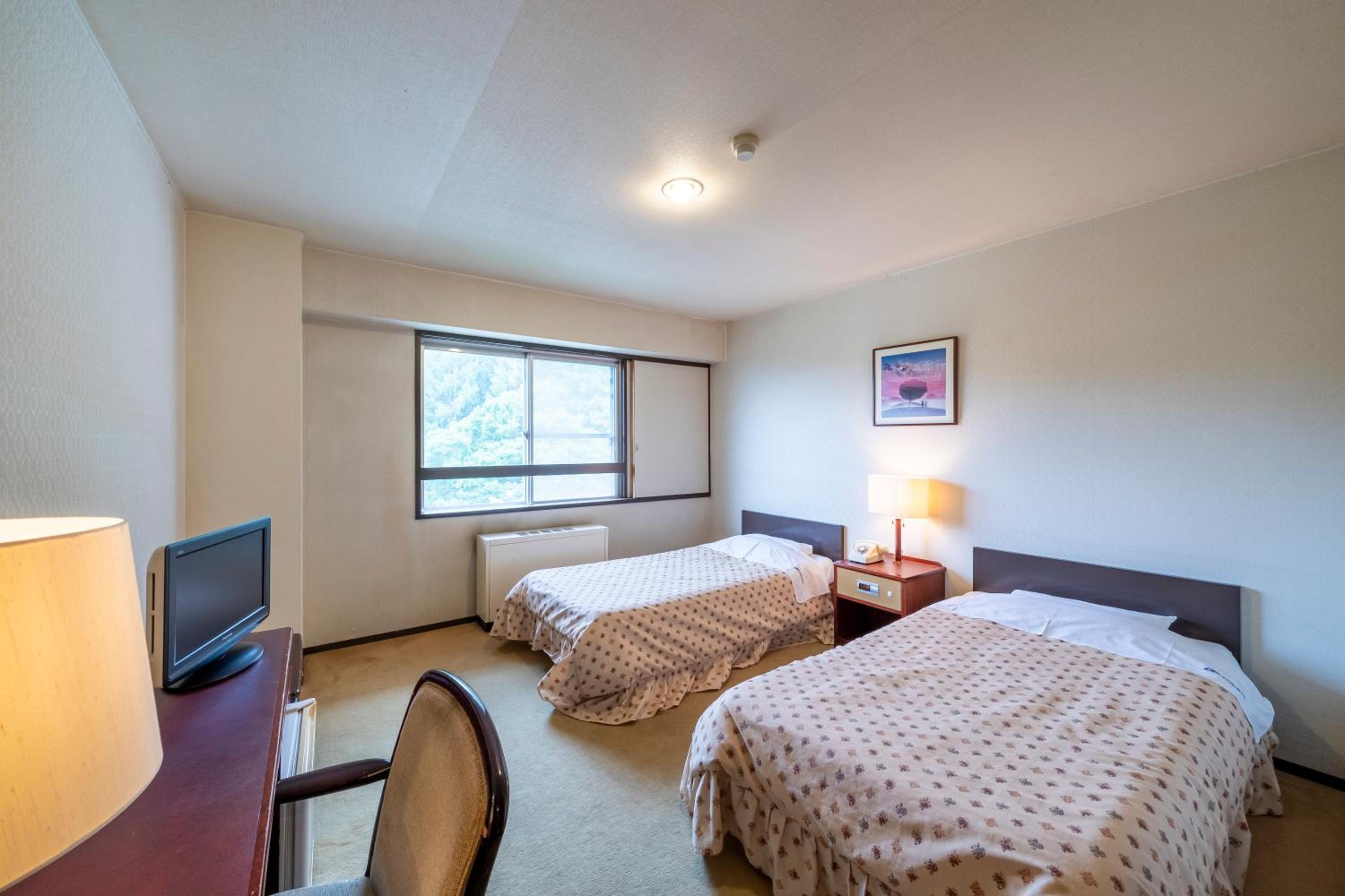Economy Twin Room photo 3