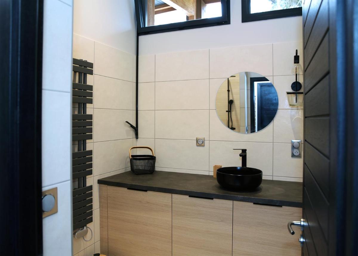 One-Bedroom Apartment - Photo 8
