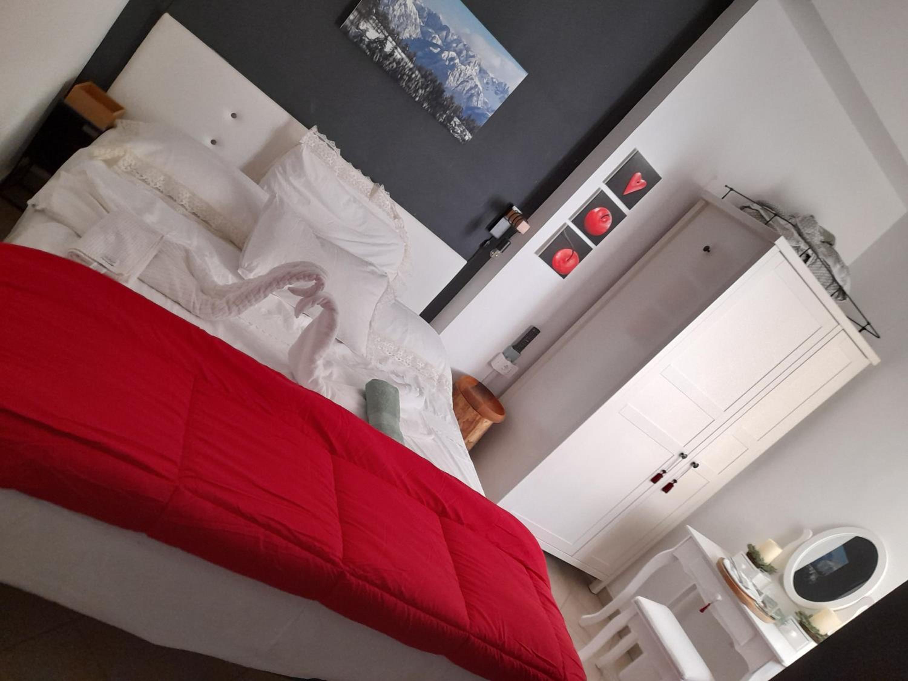 Double Room - Photo 15