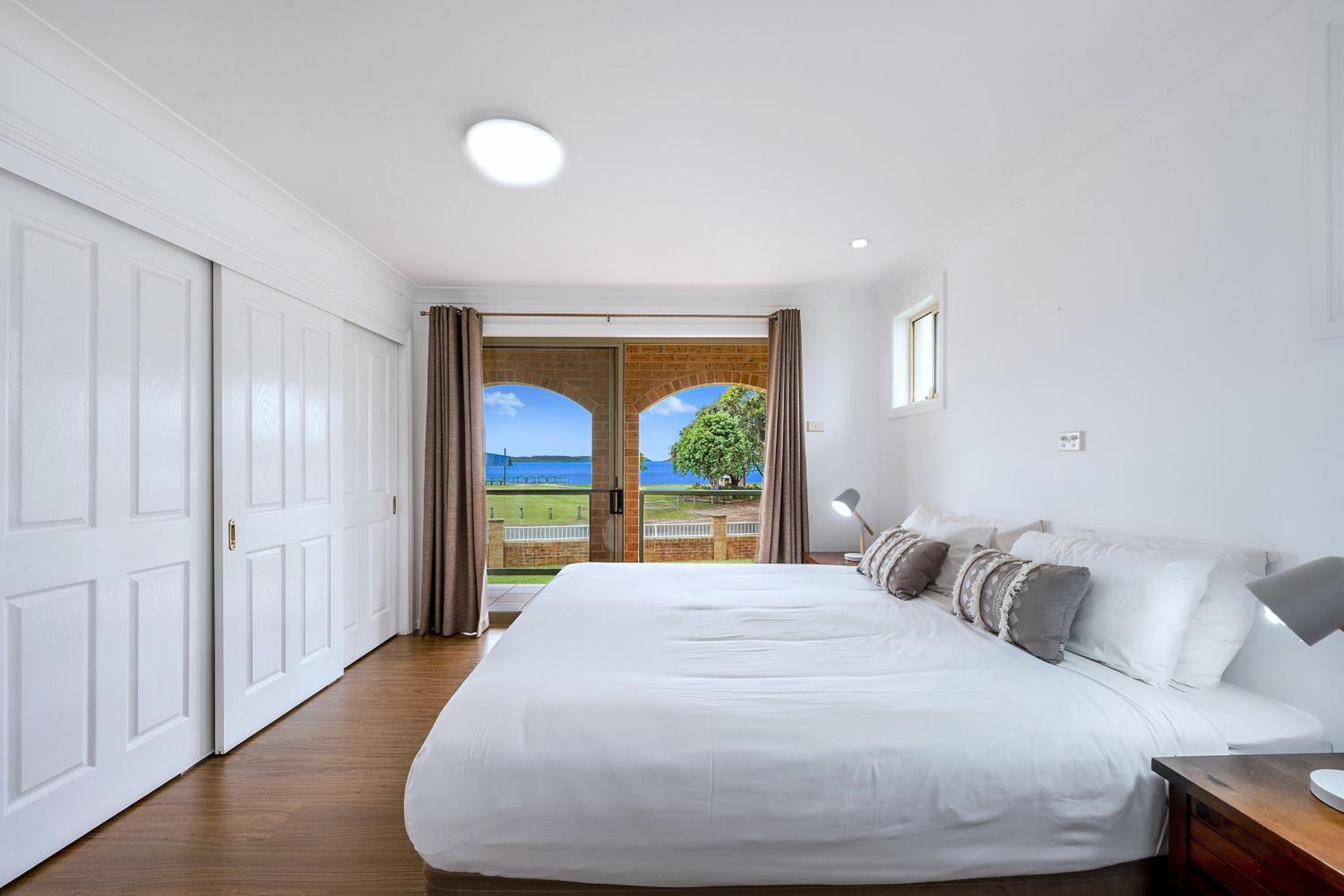 Three-Bedroom House photo 2