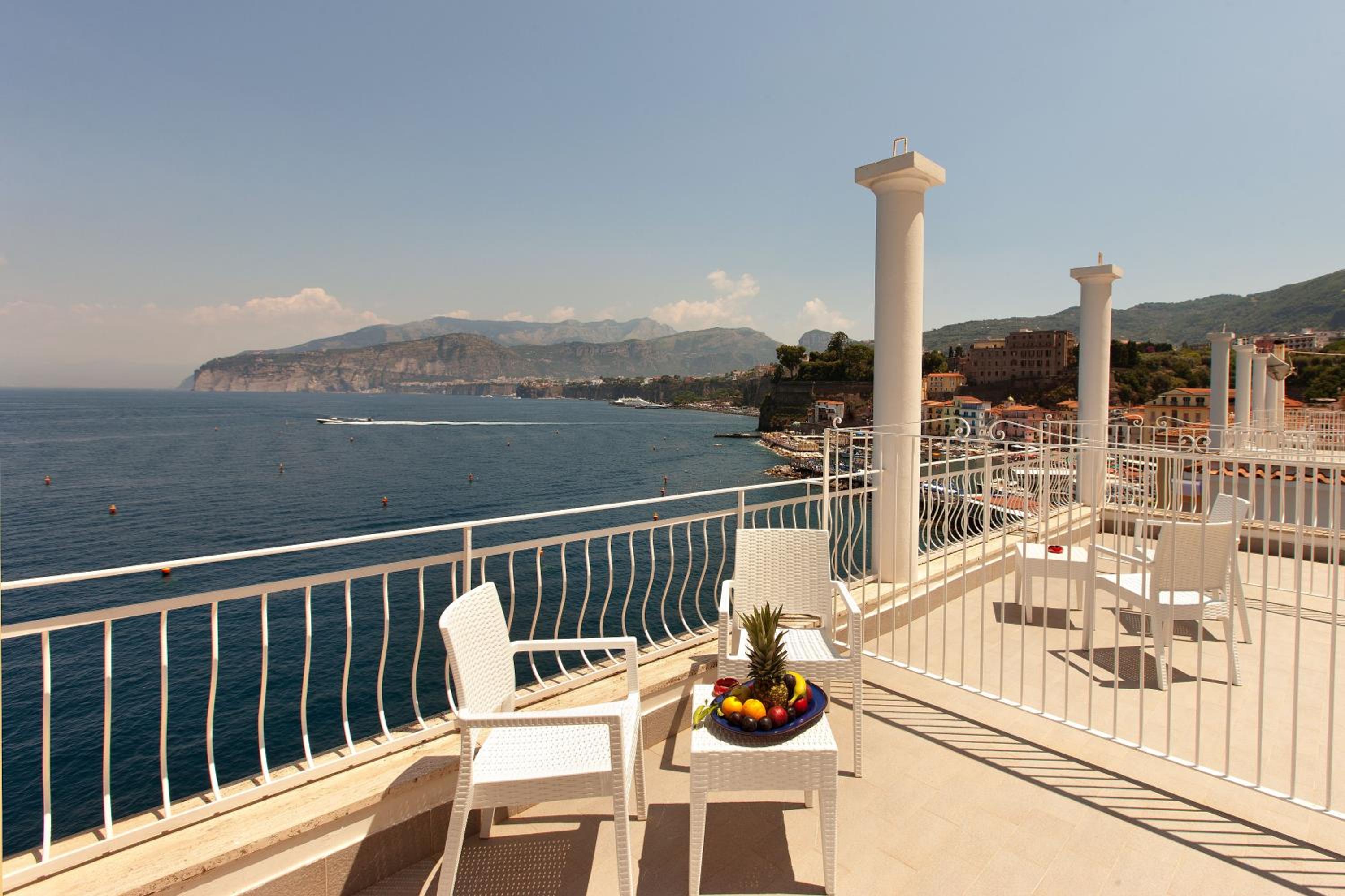 Deluxe Double or Twin Room with Sea View