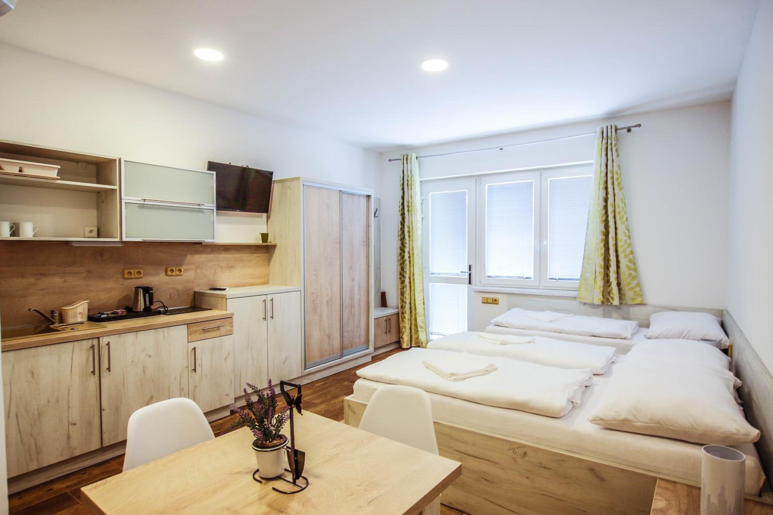 Family Room with Terrace photo 3