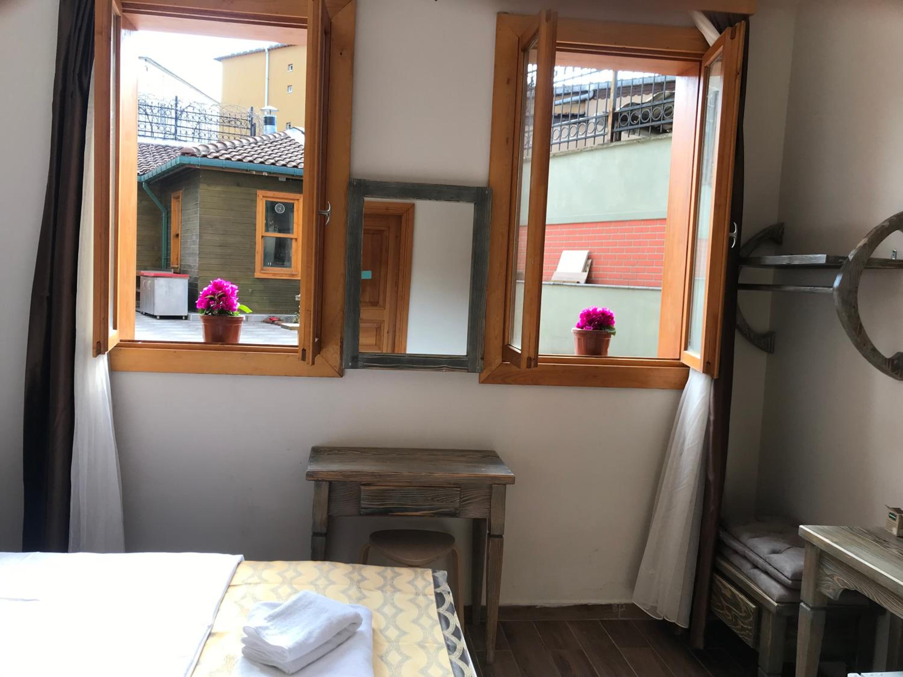 Queen Room with Garden View photo 2