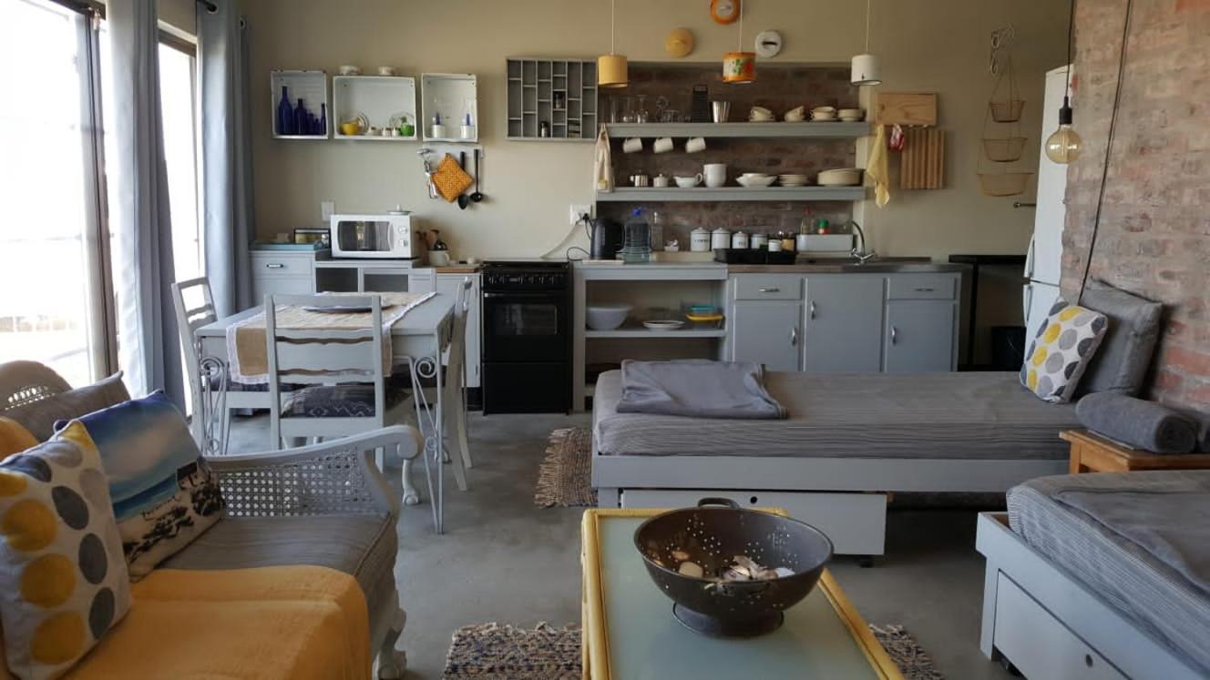One-Bedroom Apartment - Photo 3