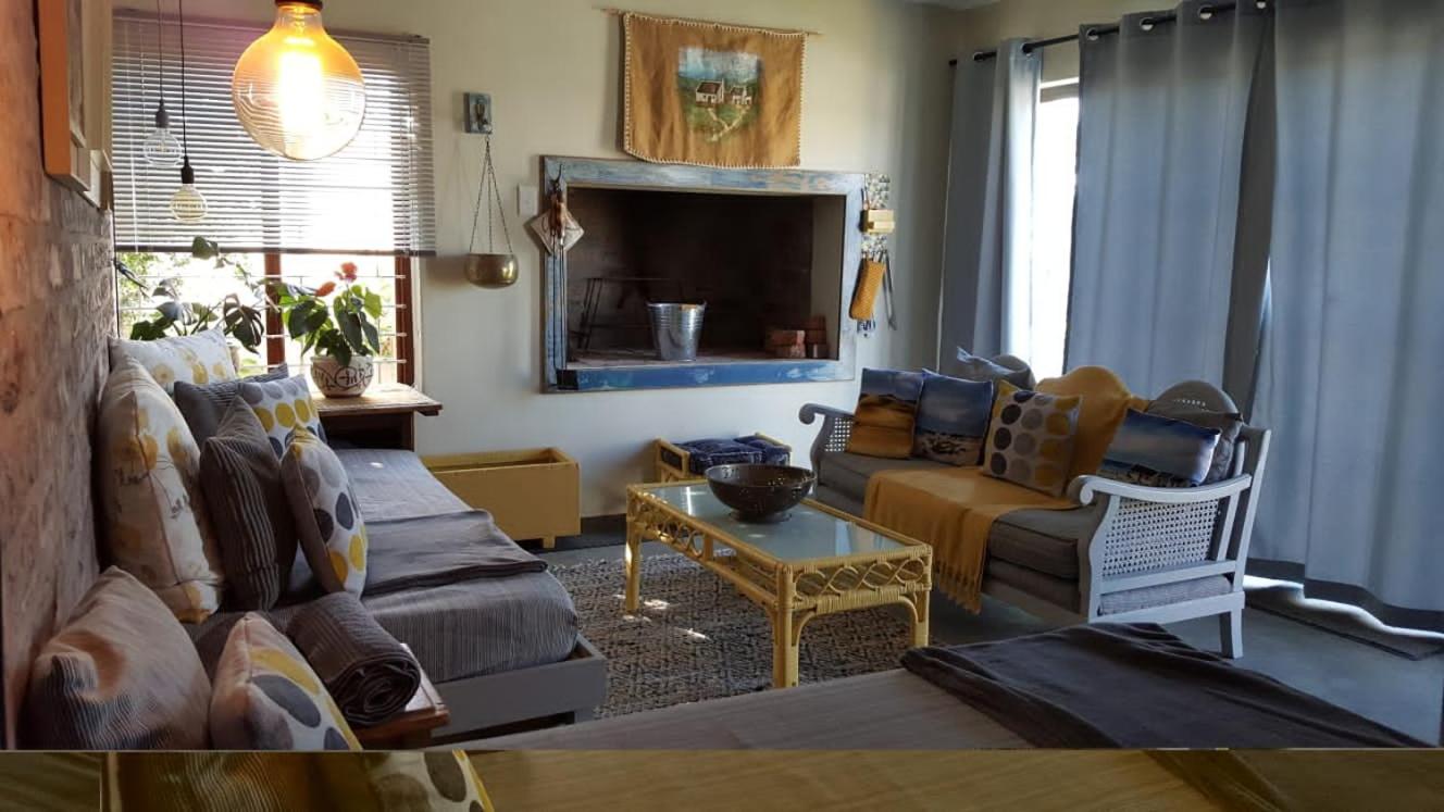 One-Bedroom Apartment - Photo 1