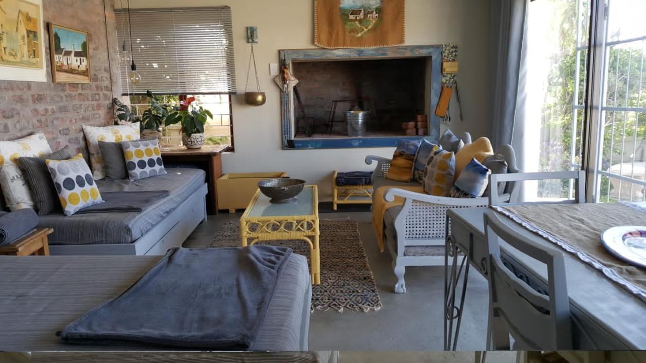 One-Bedroom Apartment - Photo 6