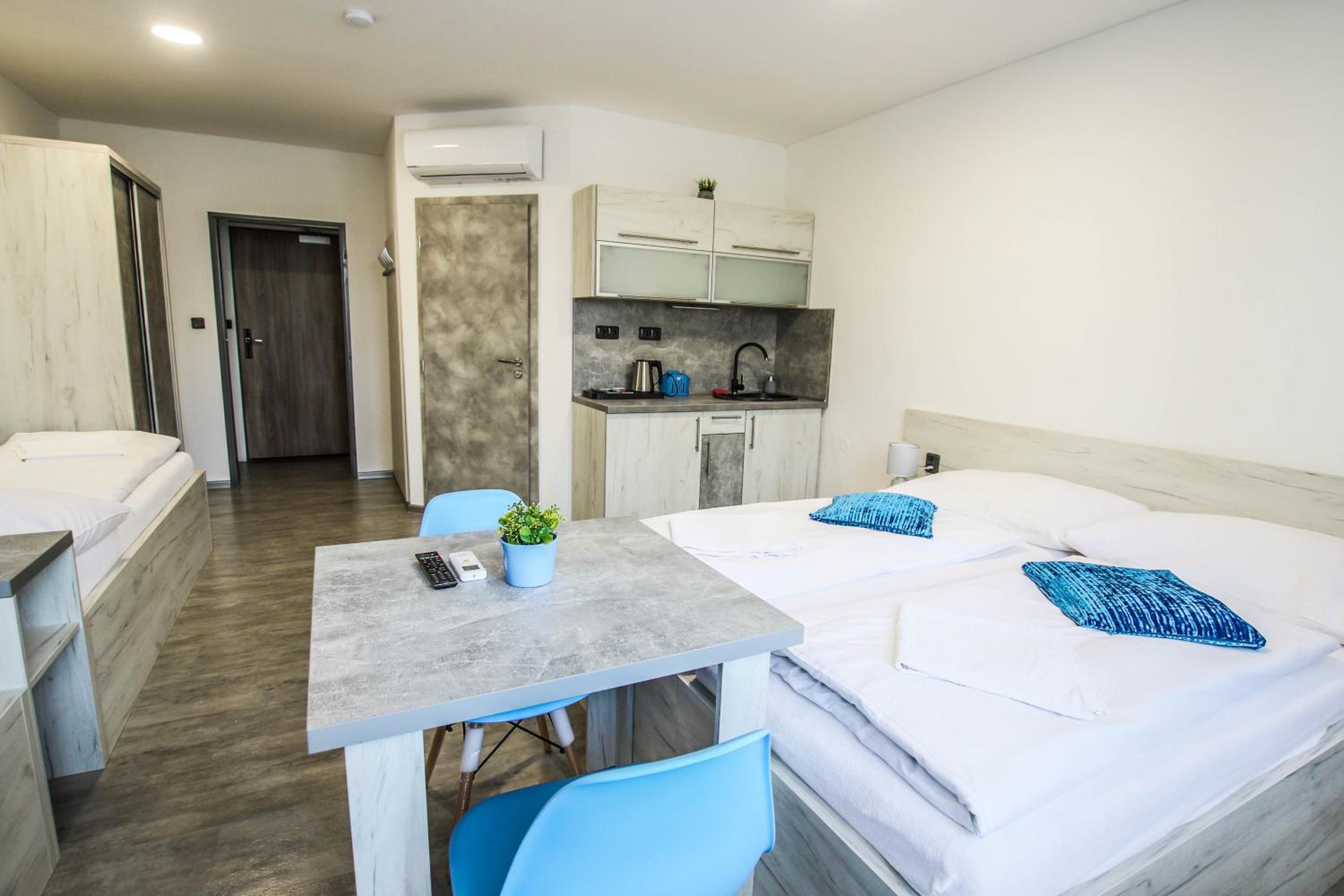 Quadruple Room with Balcony photo 2