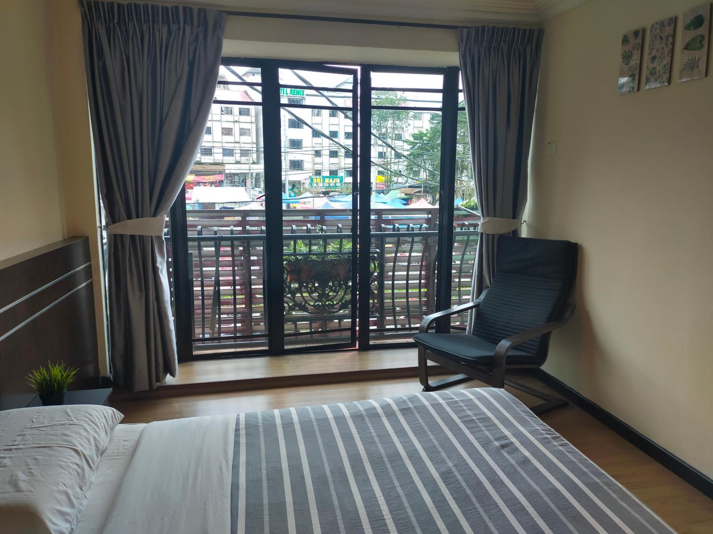 Deluxe Double Room with Balcony photo 2