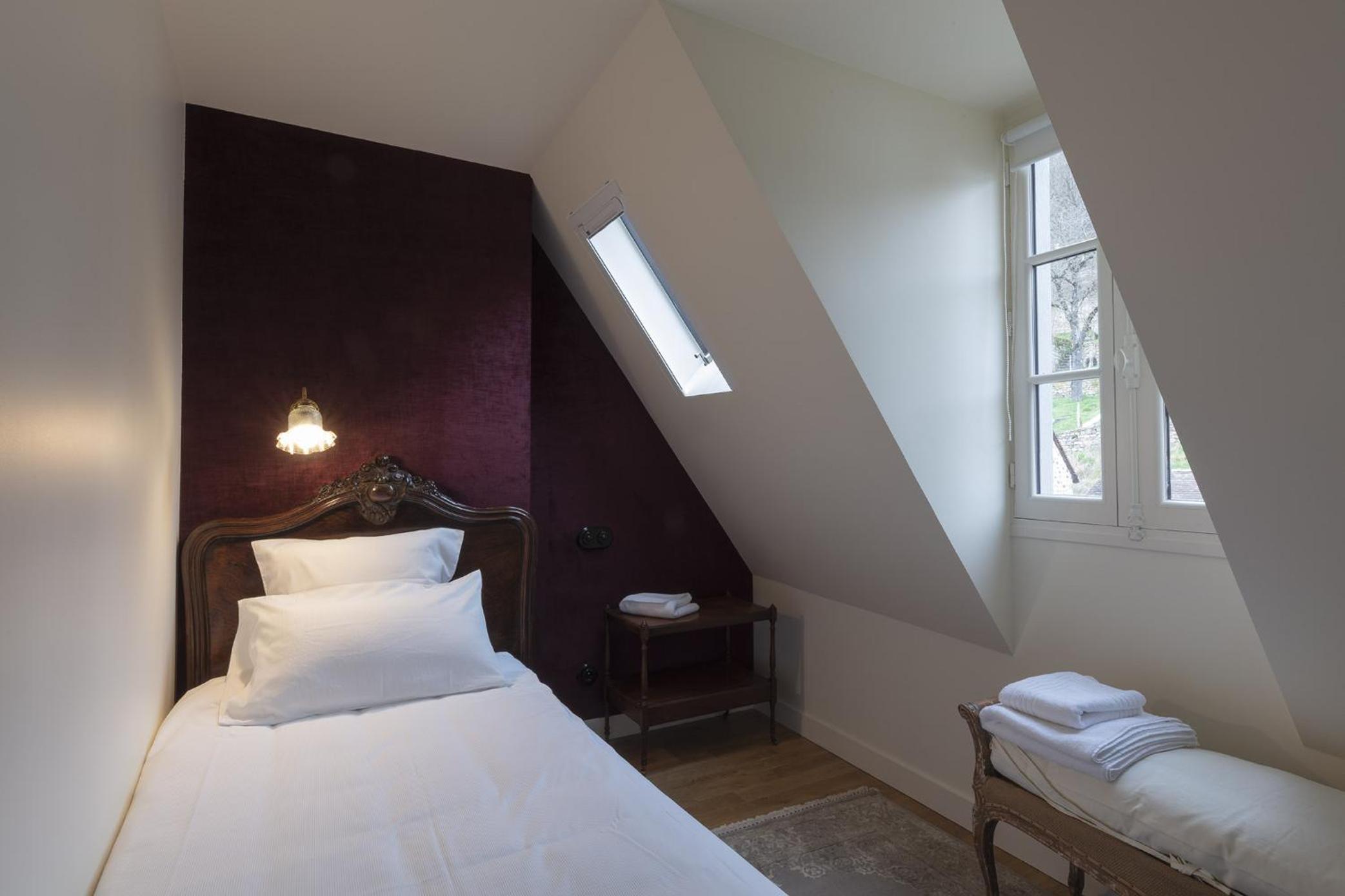 Deluxe Family Suite - Photo 1