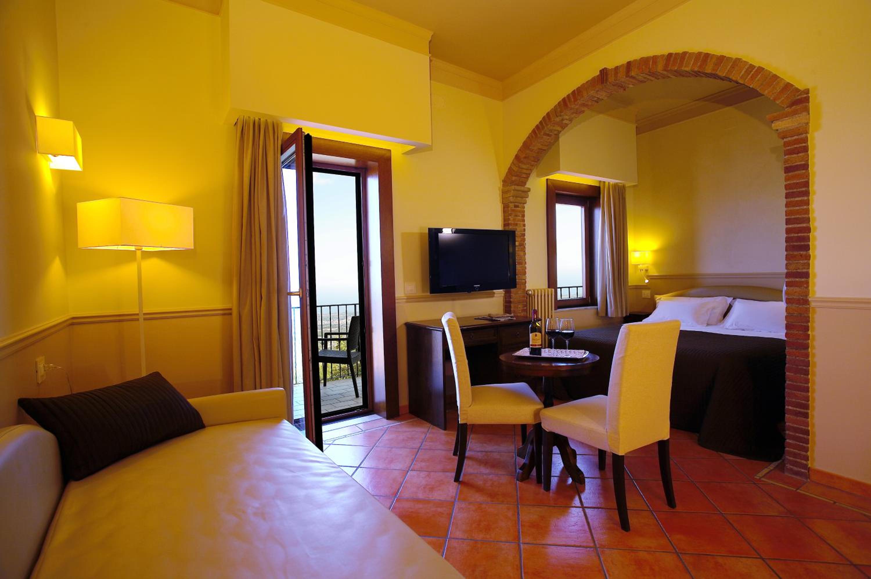 Panoramic Double or Twin Room photo 2