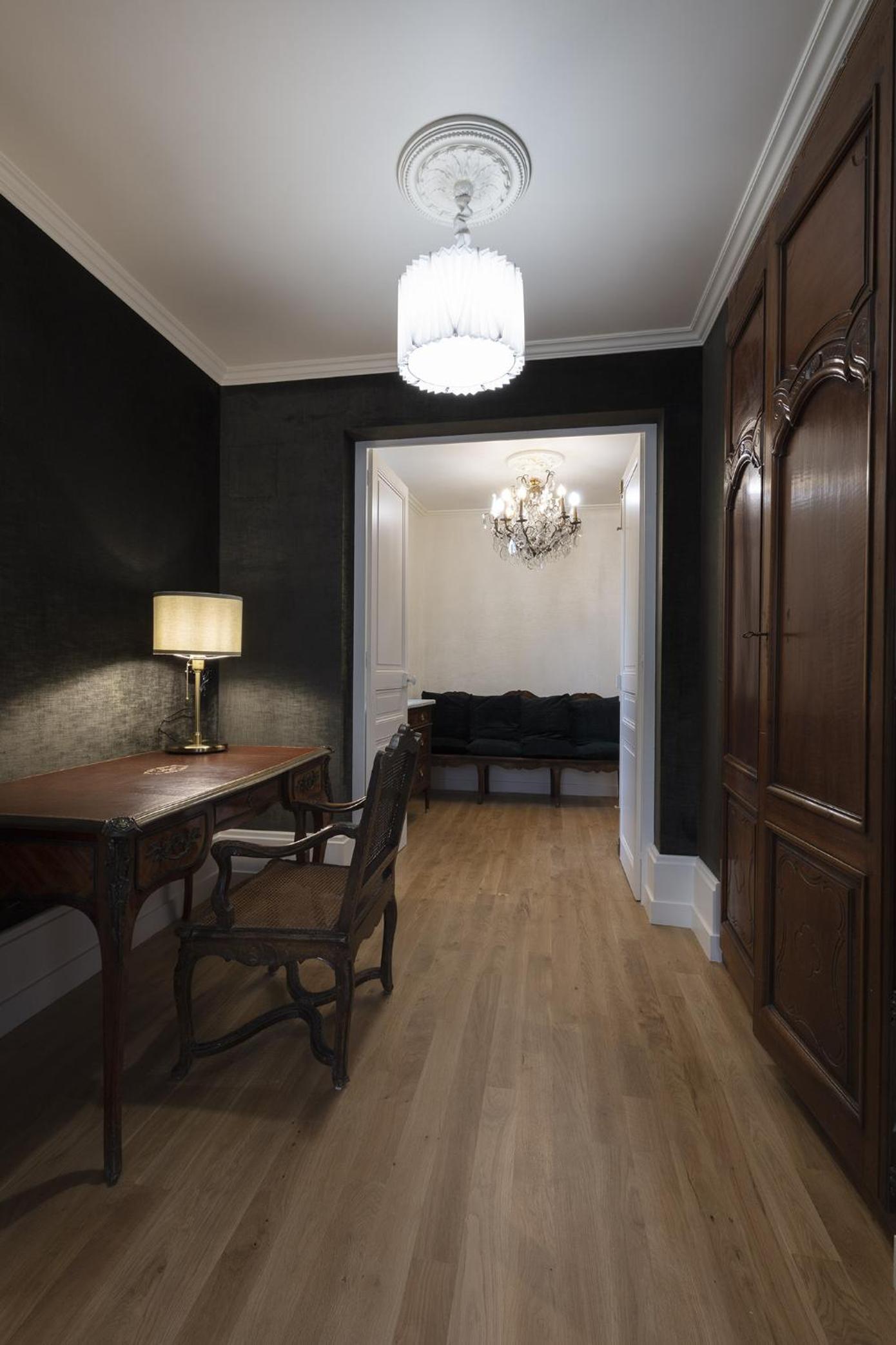 Deluxe Family Suite - Photo 2