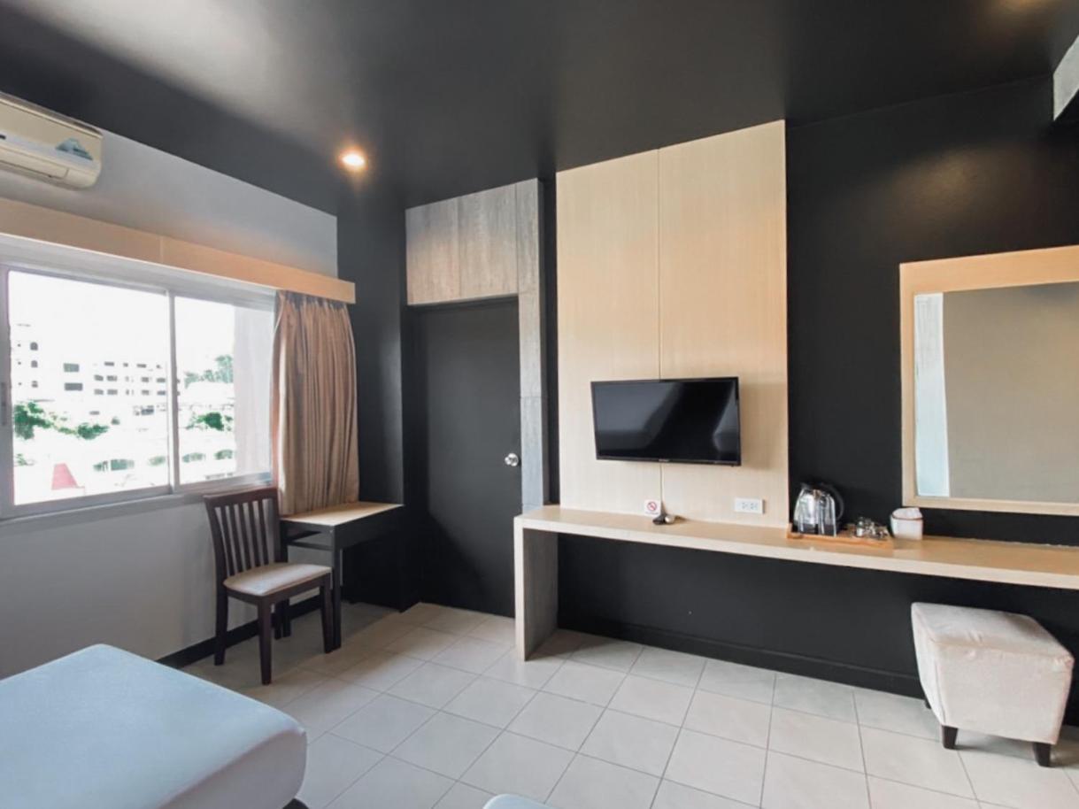 Superior King Room - Photo 3