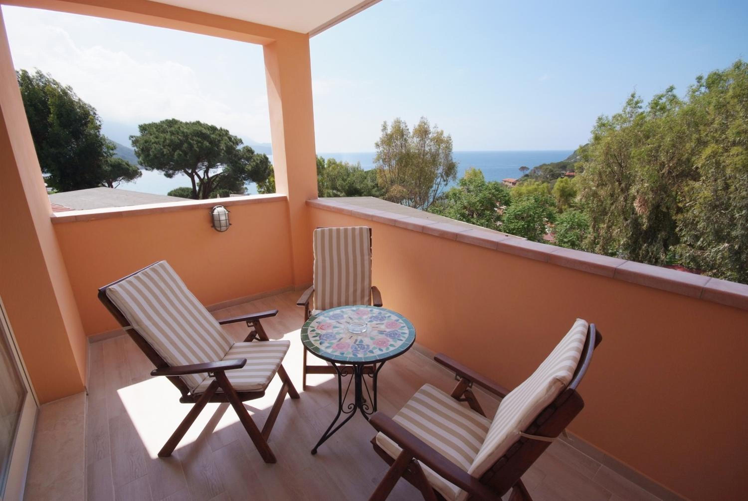 Deluxe Double Room with Sea View photo 2