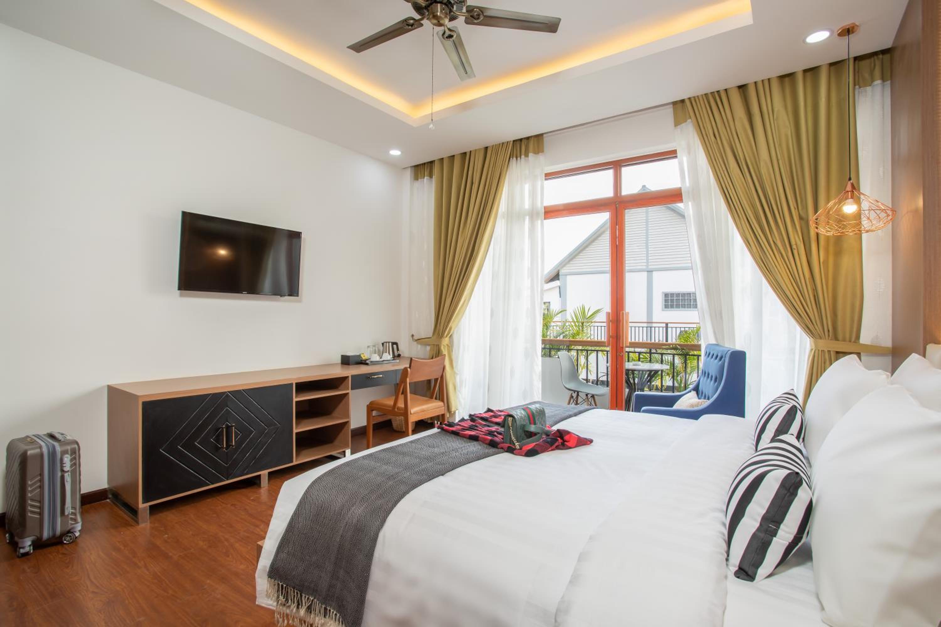 Cambana Royal Suite Private Balcony photo 2