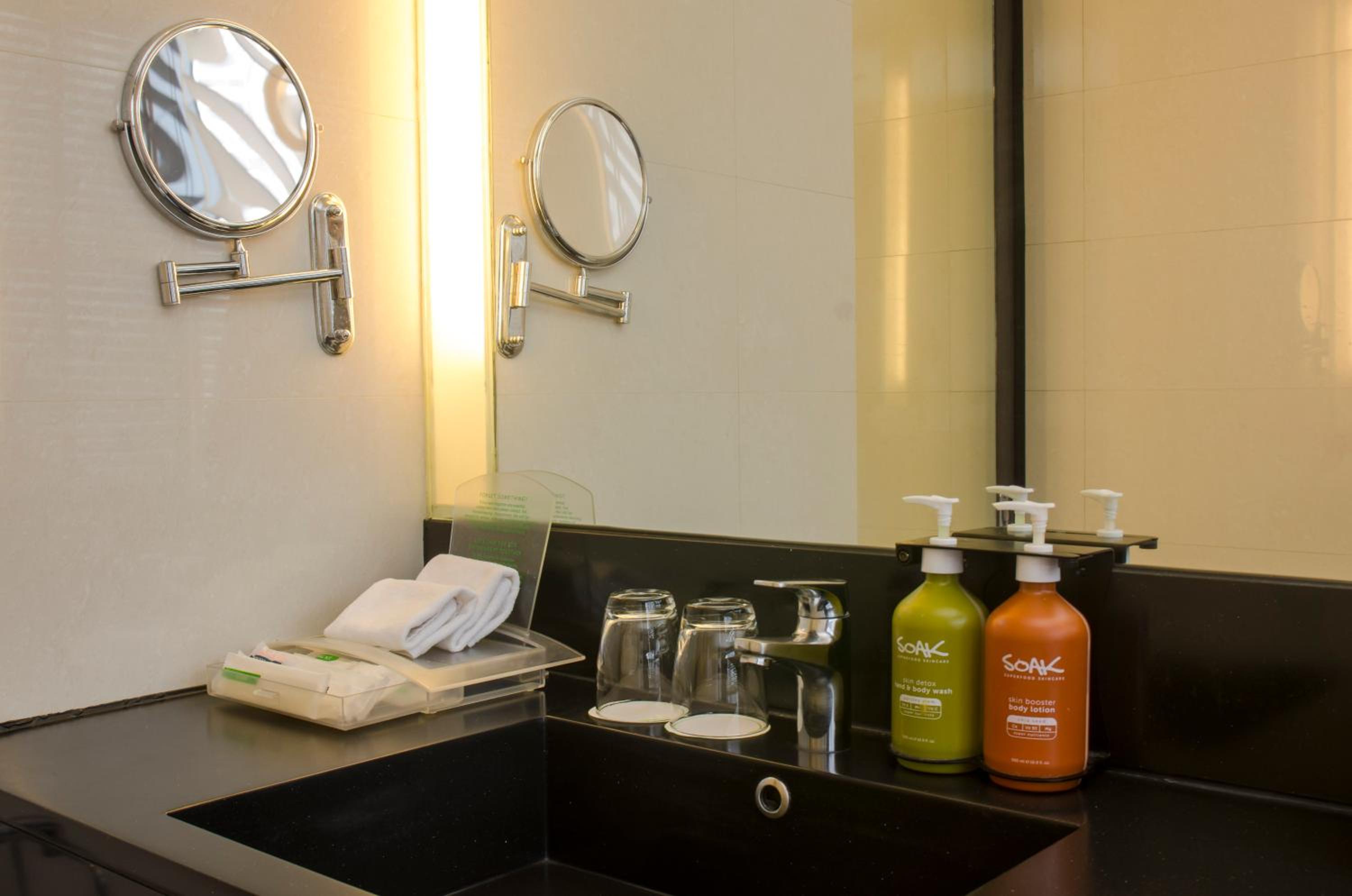 Premium King Room with City View