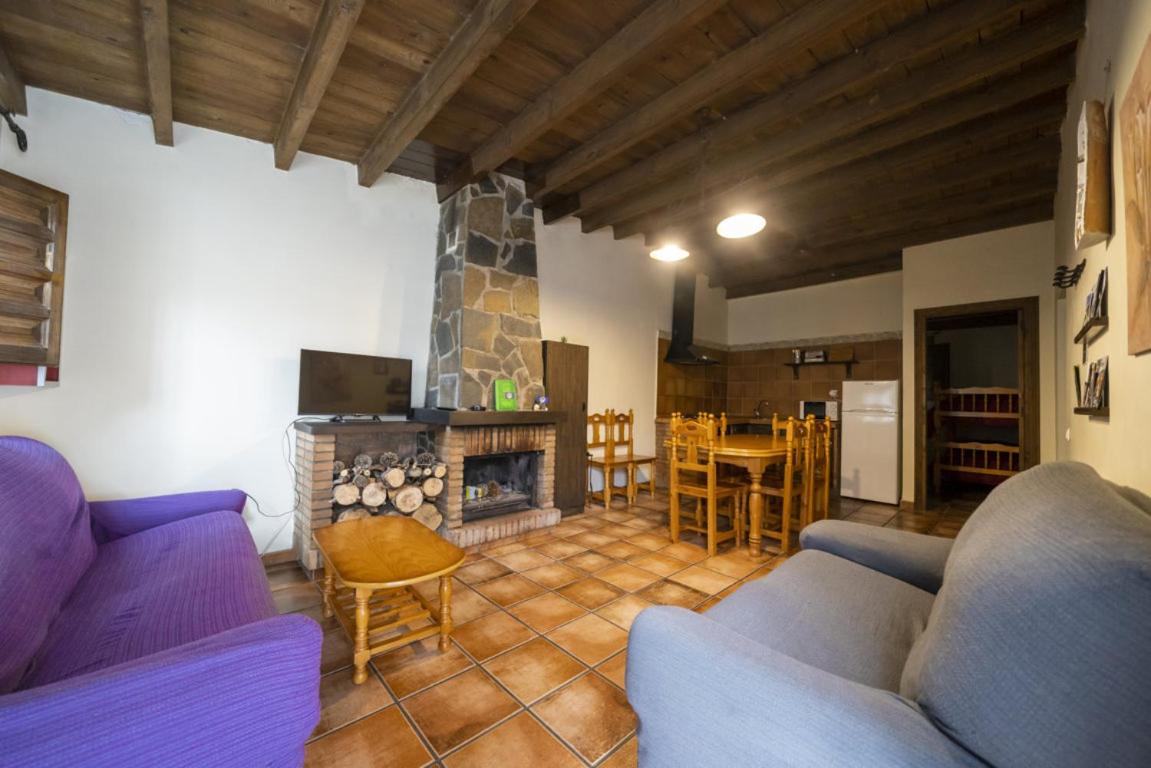 Apartment with Mountain View - Photo 1