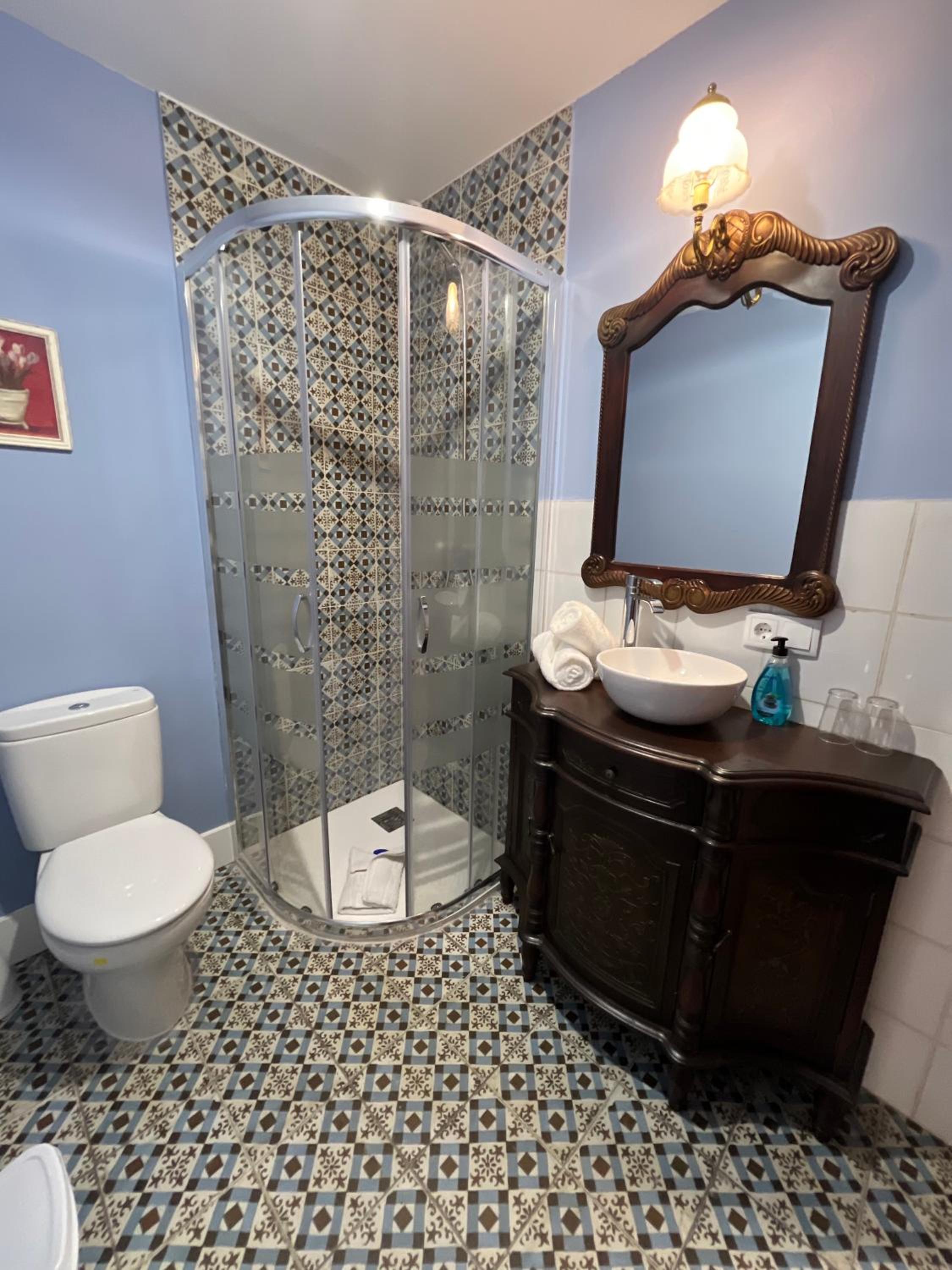 Deluxe King Suite photo 2
