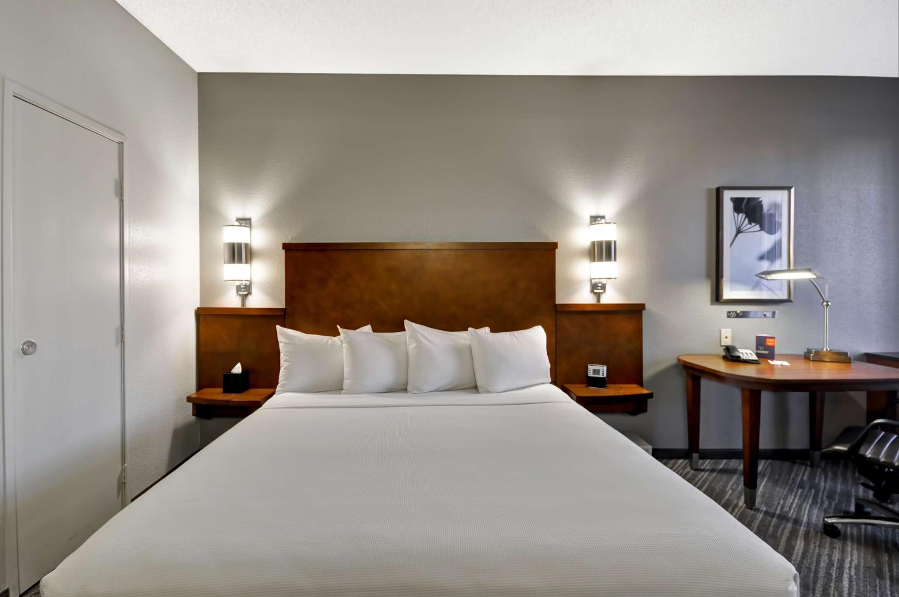 King Room with Roll-In Shower - Disability Access