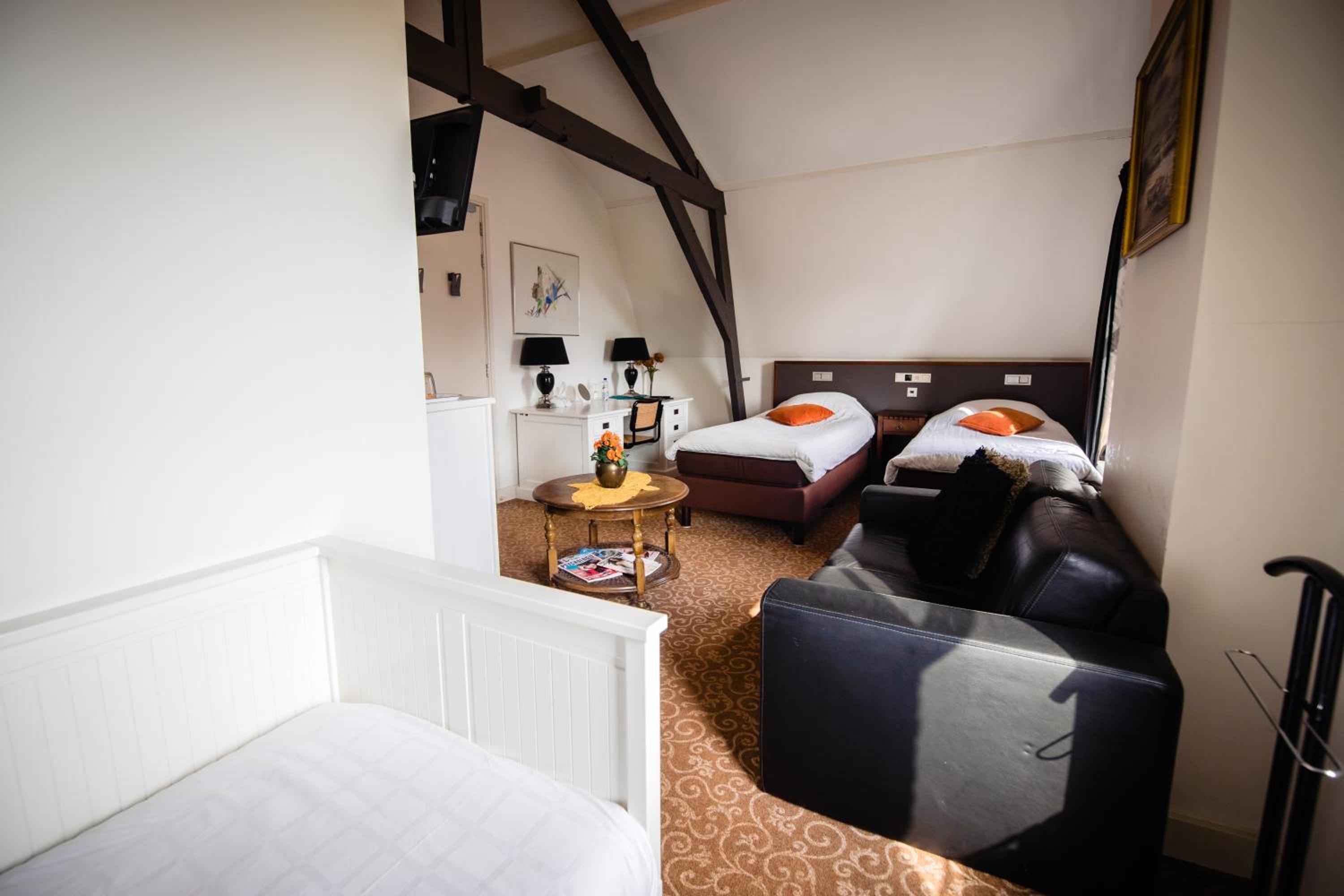 Superior Twin Room photo 2
