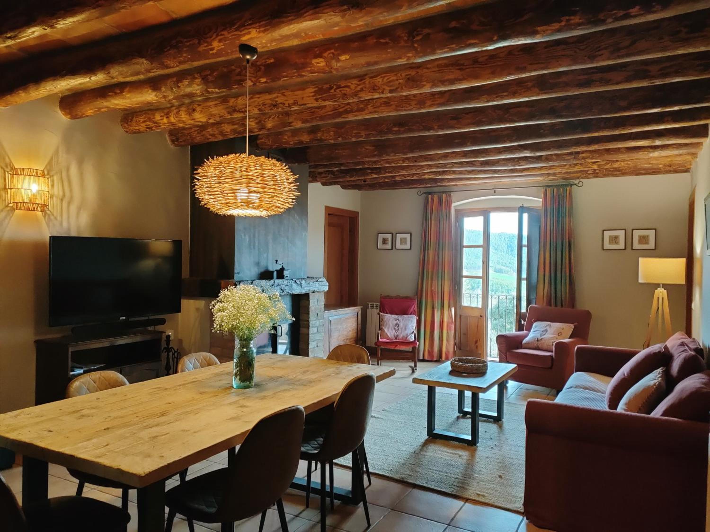 Apartamento de tres habitaciones con vista a la montaña