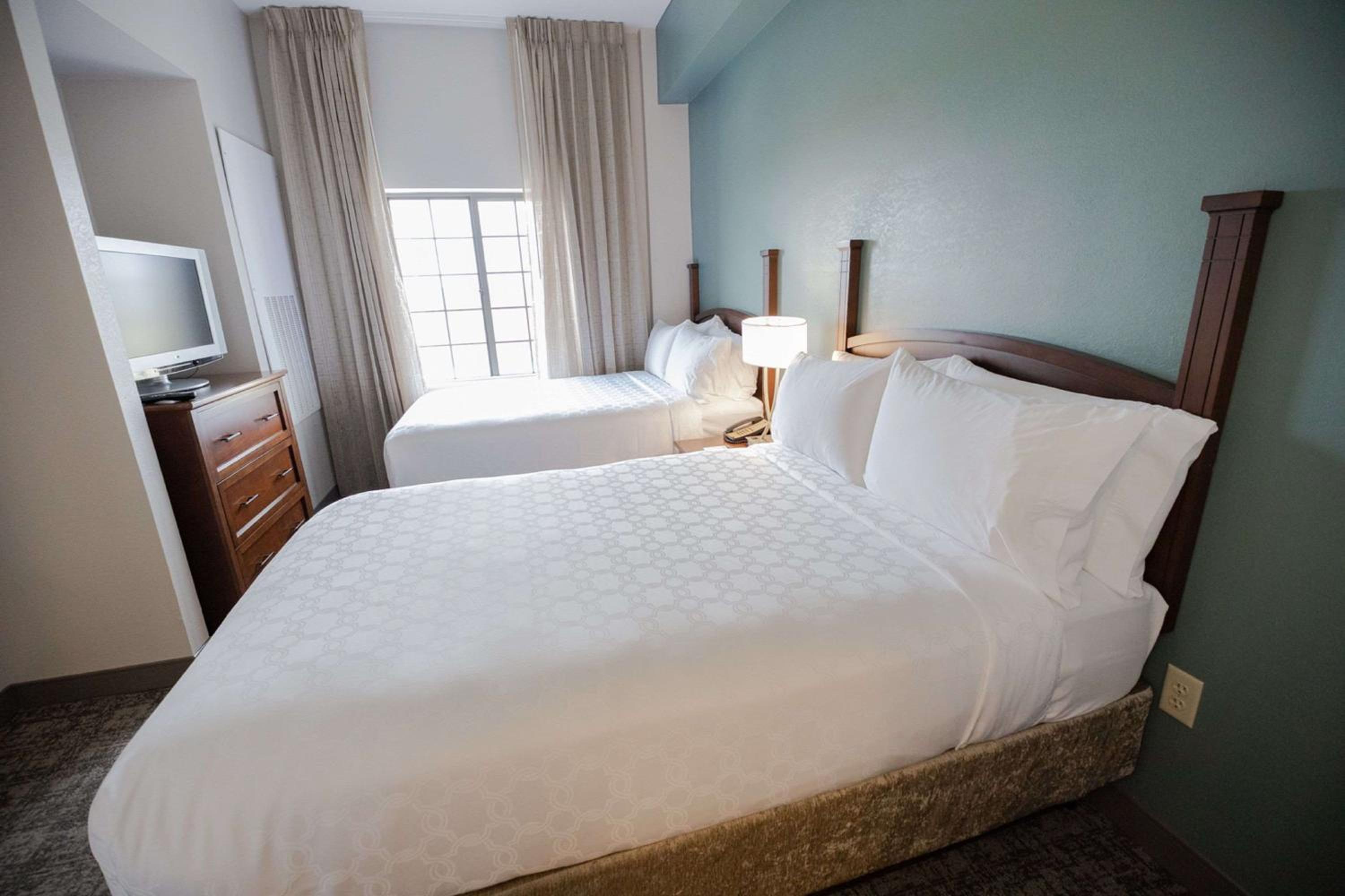 One-Bedroom Suite with Two Double Beds - Photo 2