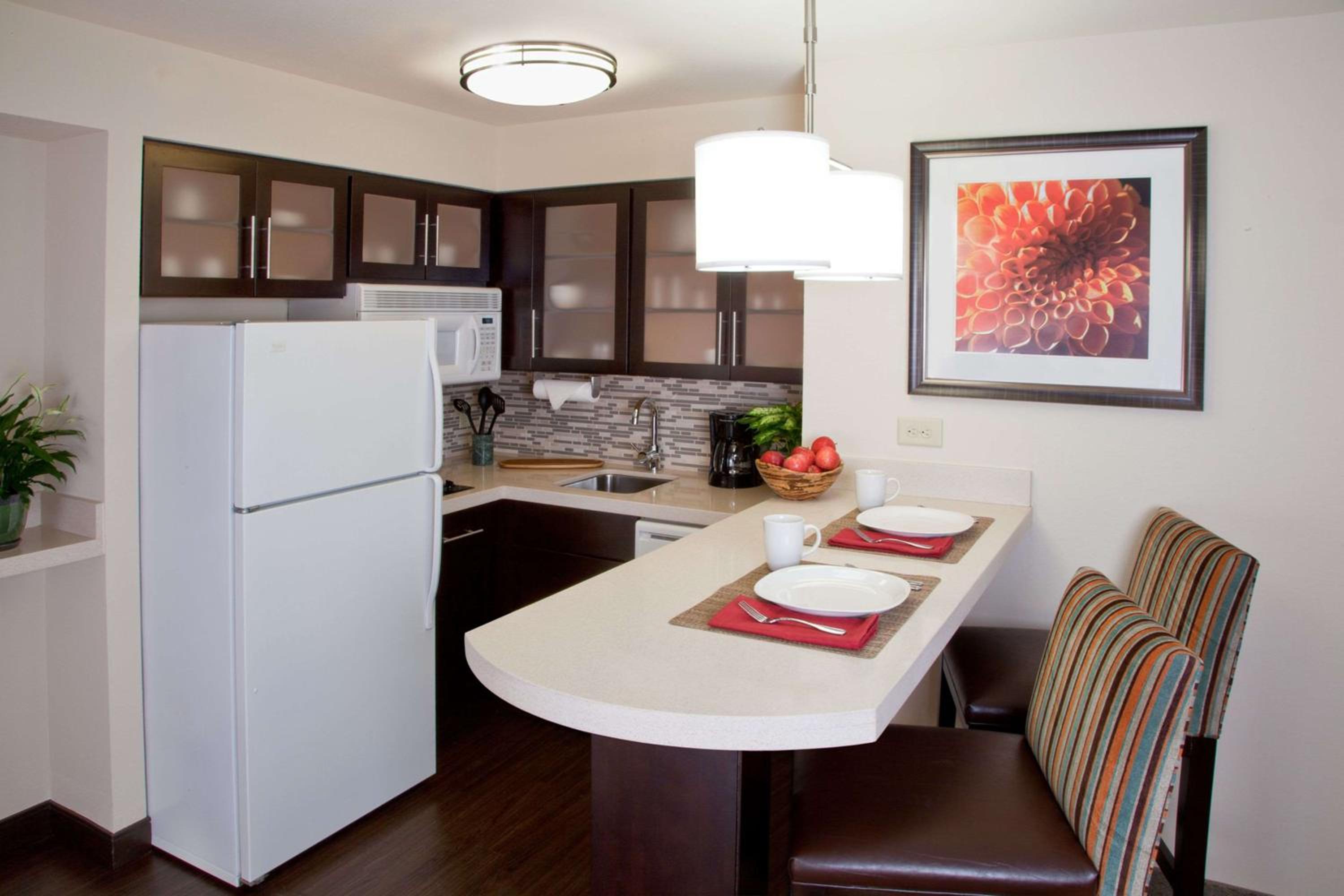 Two-Bedroom Suite with Queen and Two Double Beds photo 3