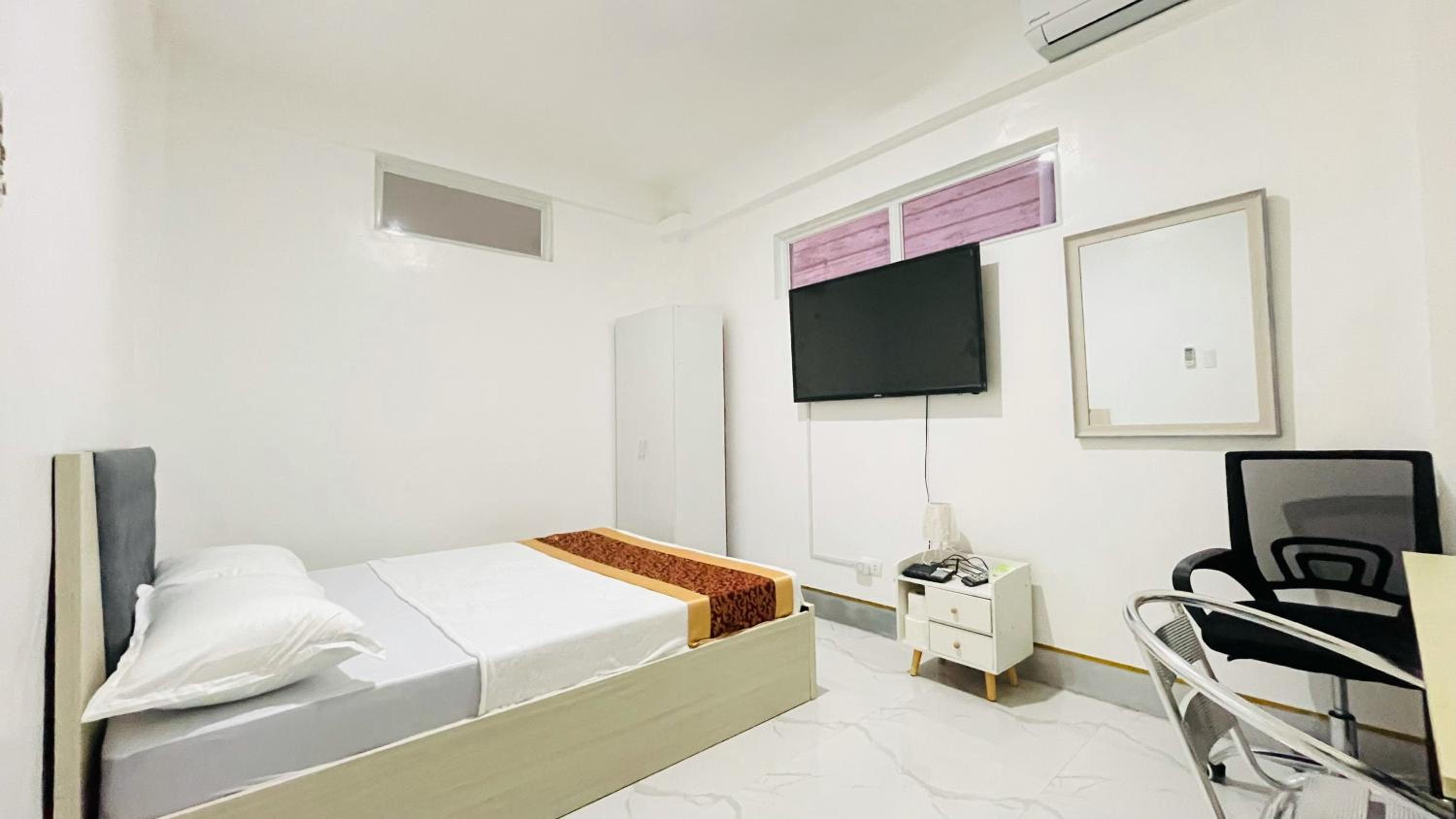 Deluxe Queen Suite