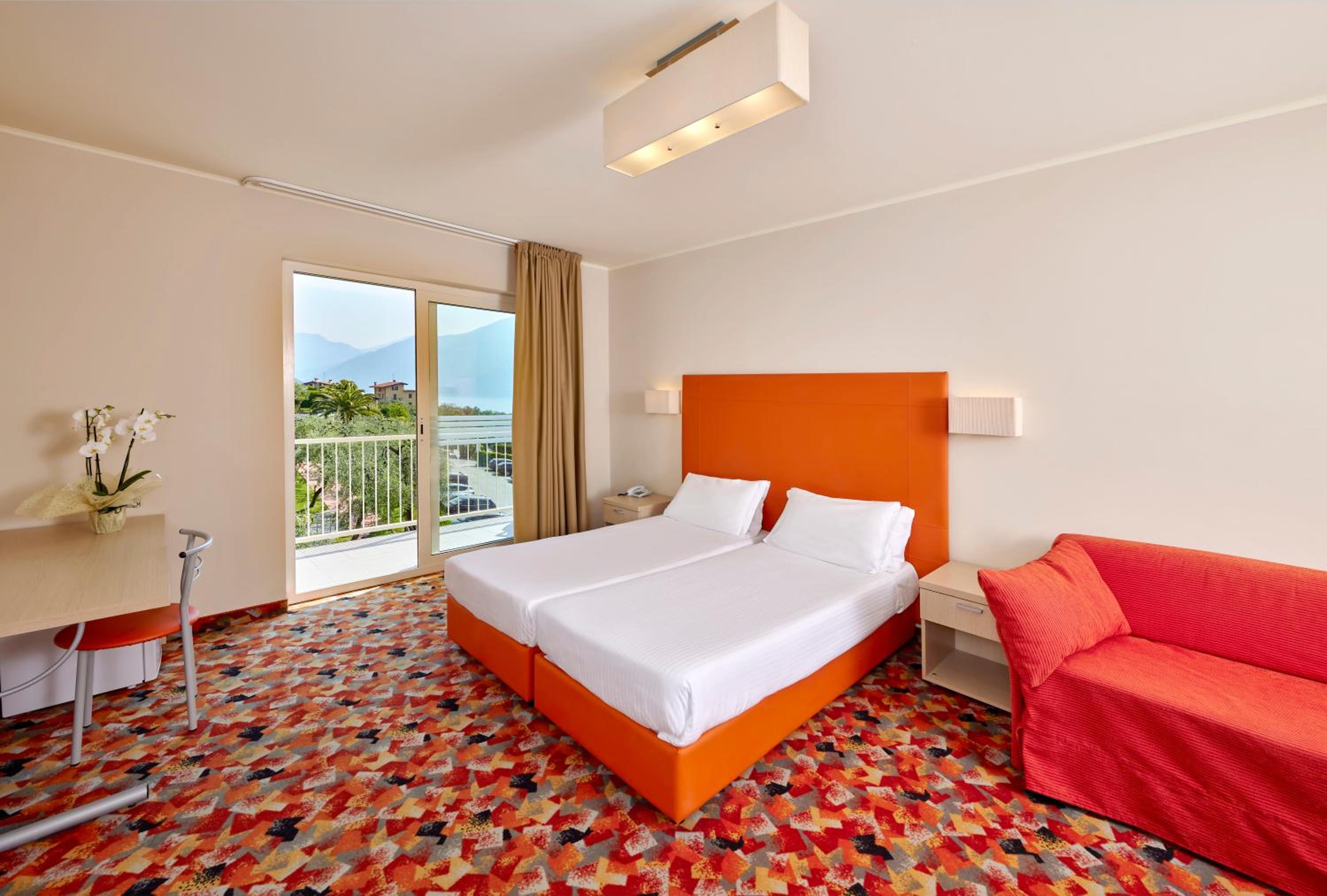 Superior Room with Lake View