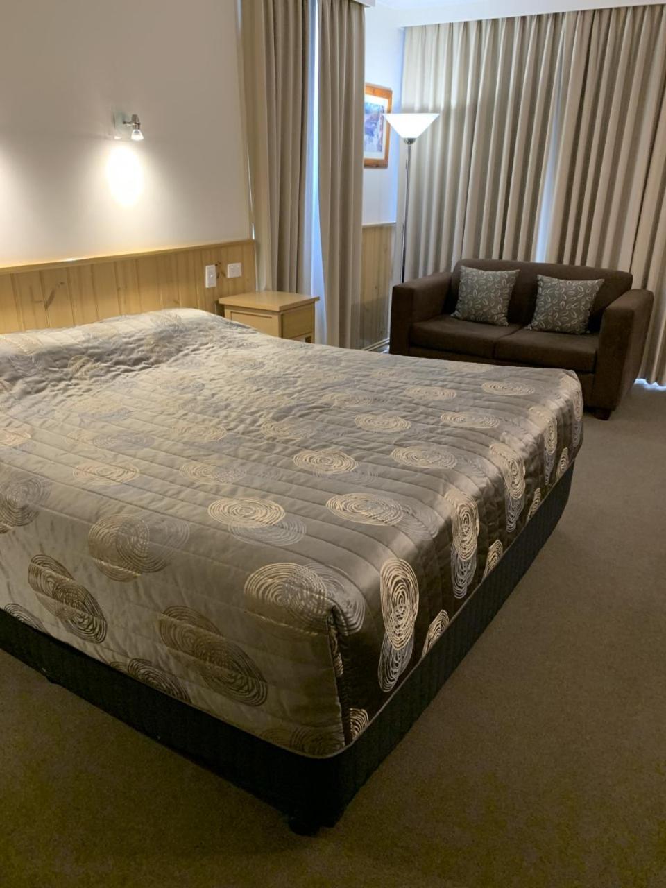 Queen Room photo 1