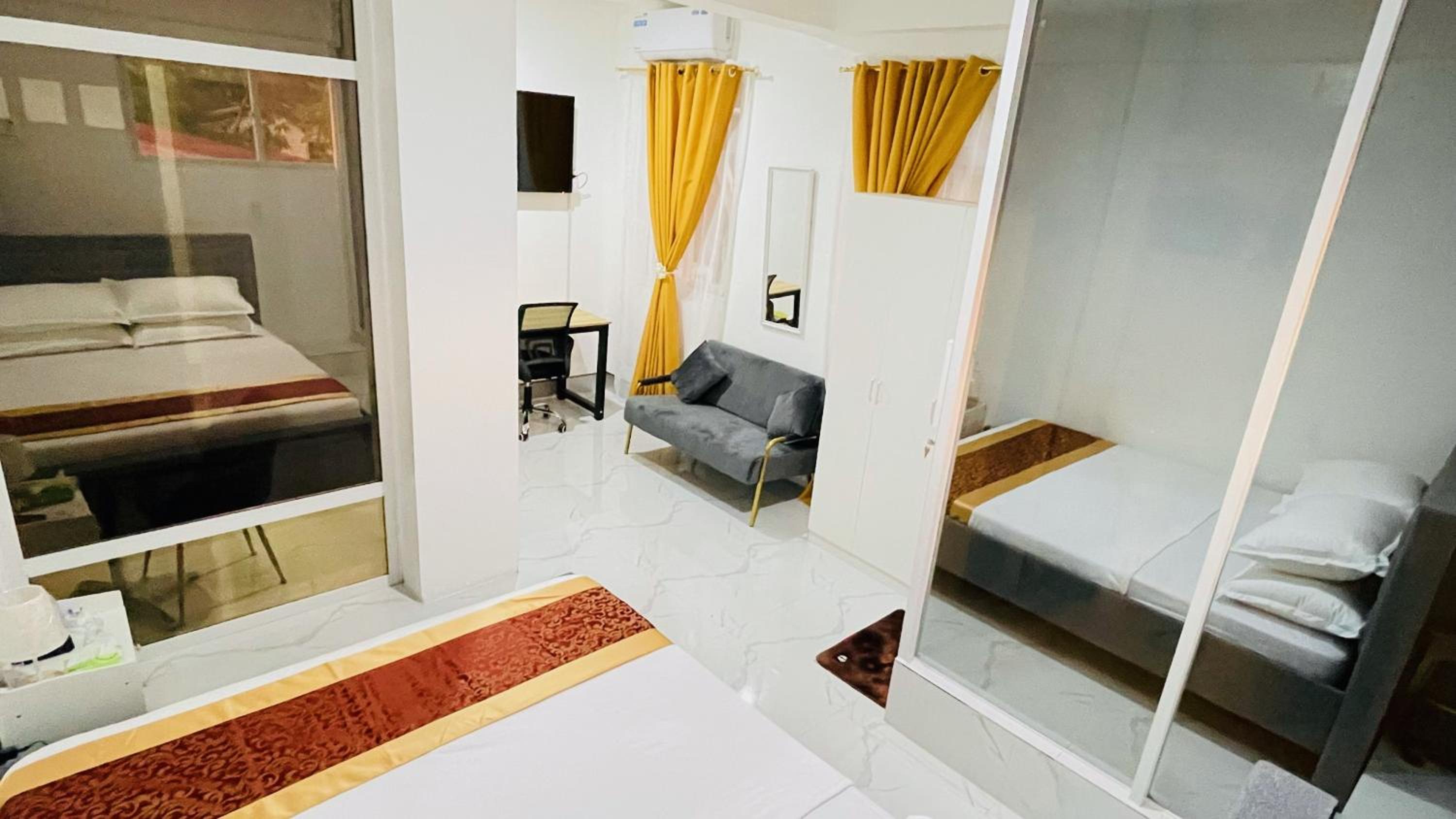 Queen Suite photo 2