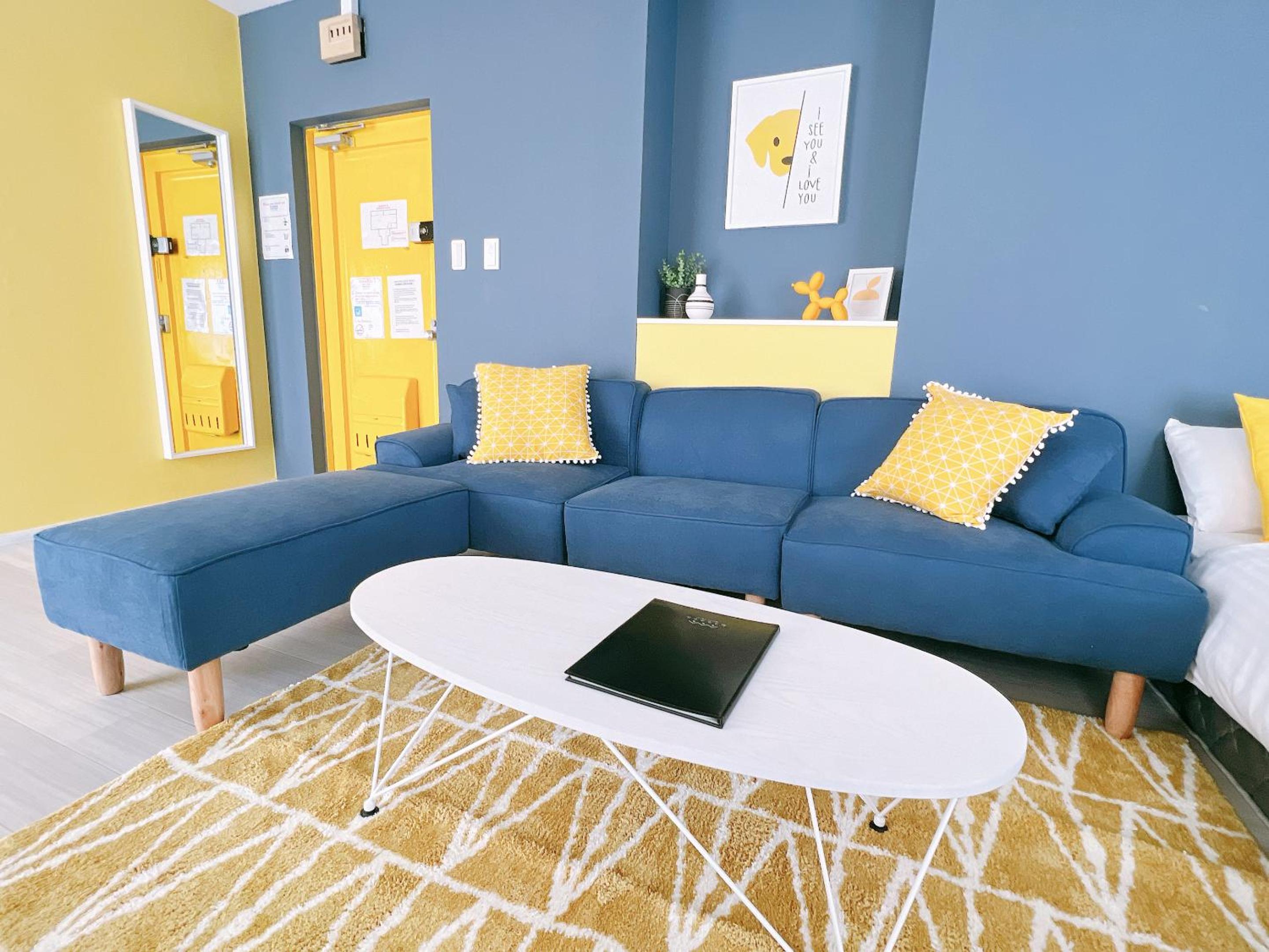 Apartment with Balcony - Photo 21